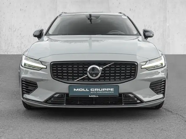 Volvo V60 view 3