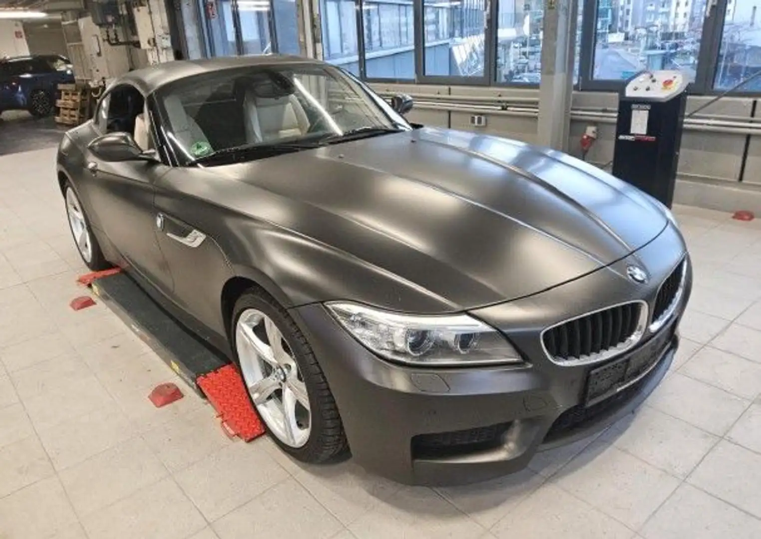 BMW Z4 sDrive28i/NaviPro/el.MemorStz/M-Sport/MattFoli Grau - 1