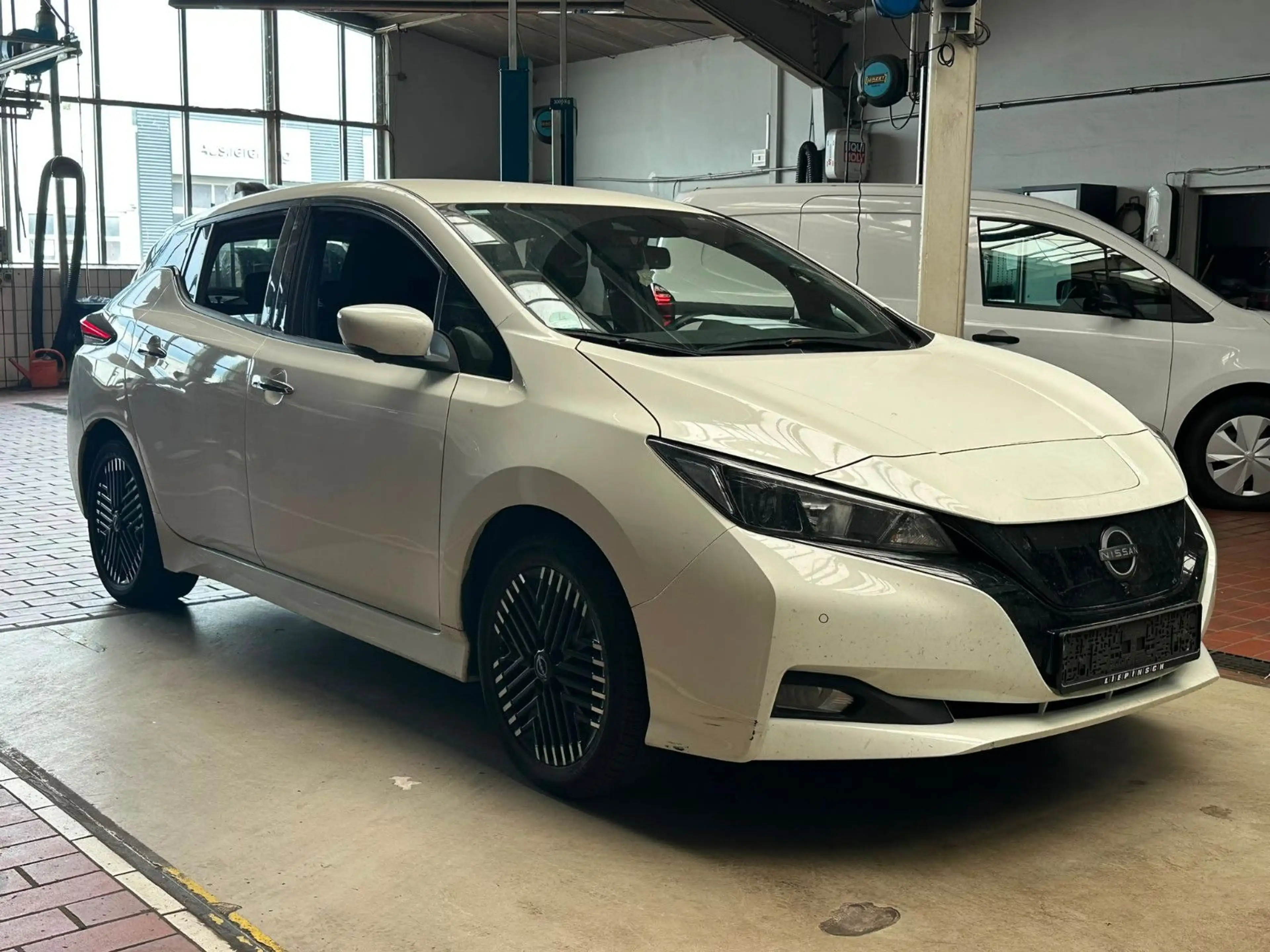 Nissan Leaf N-Connecta — photo 3