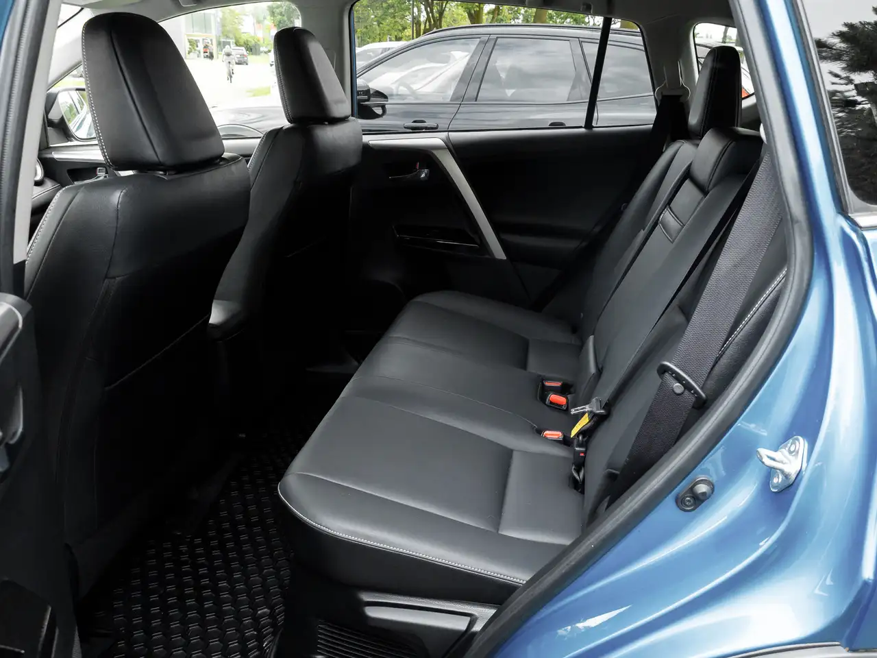 Toyota RAV 4 снимка Toyota RAV 4