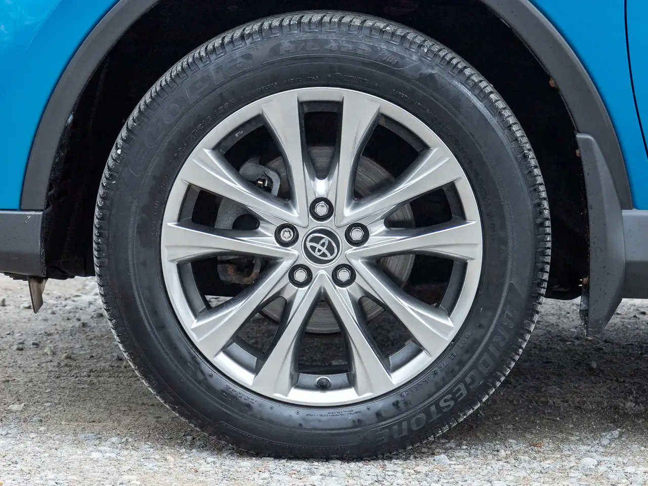Toyota RAV 4 снимка Toyota RAV 4