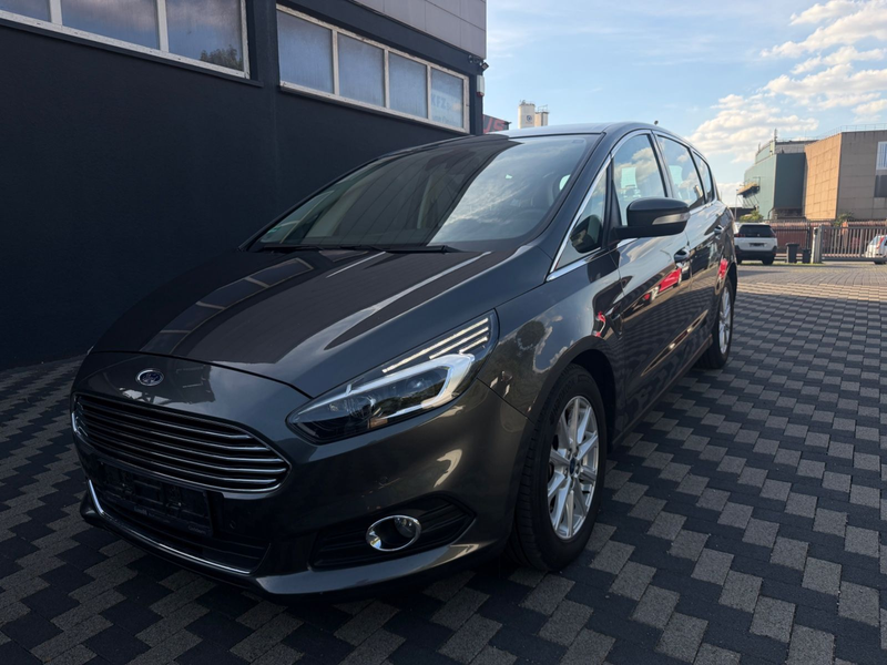 Ford S-Max Titanium Automatik AHK PDC LED SHZ