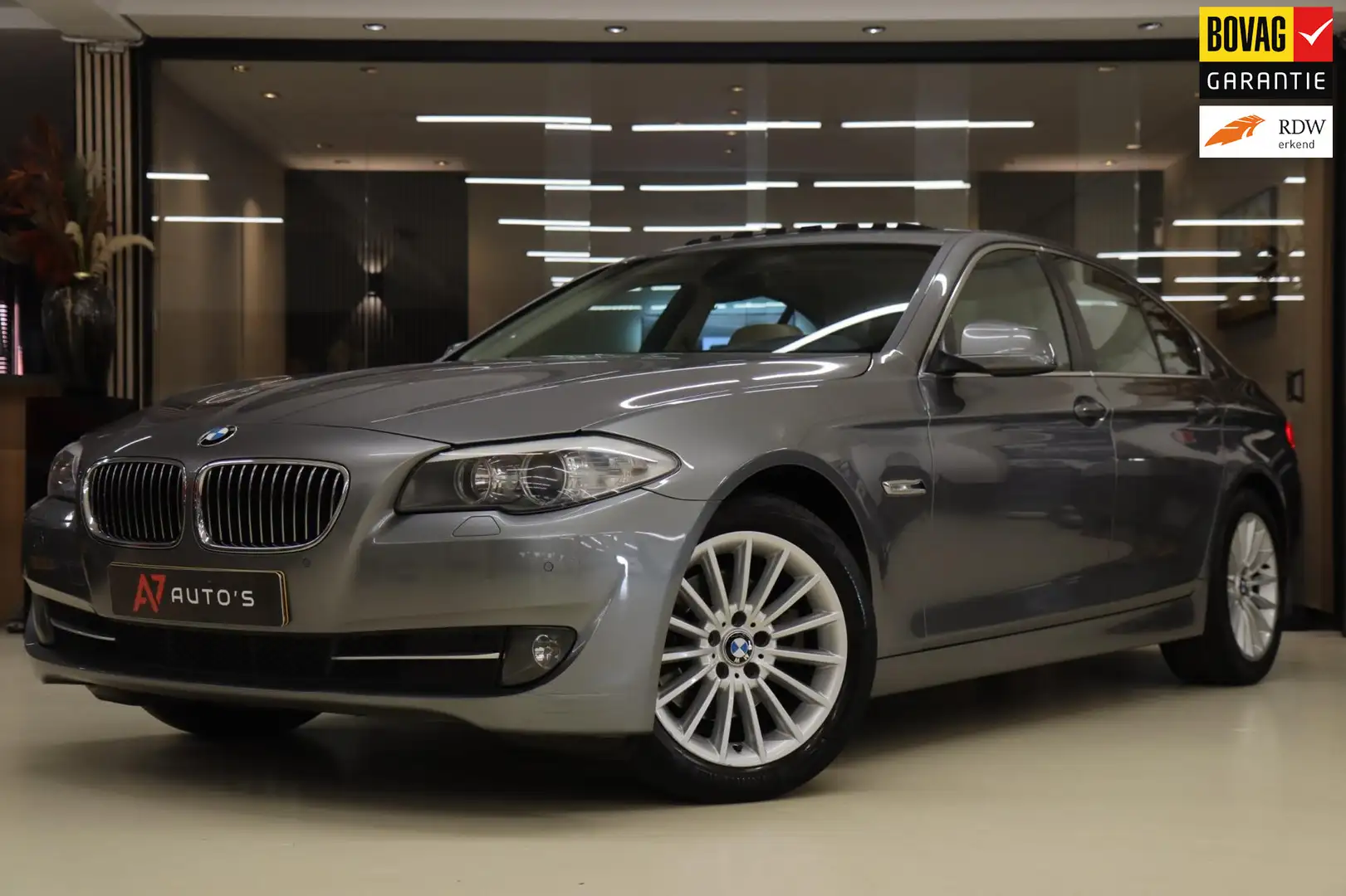 BMW 523 5-serie 523i SCHUIFDAK / KEYLES / LEER / AUTOMAAT Grijs - 1