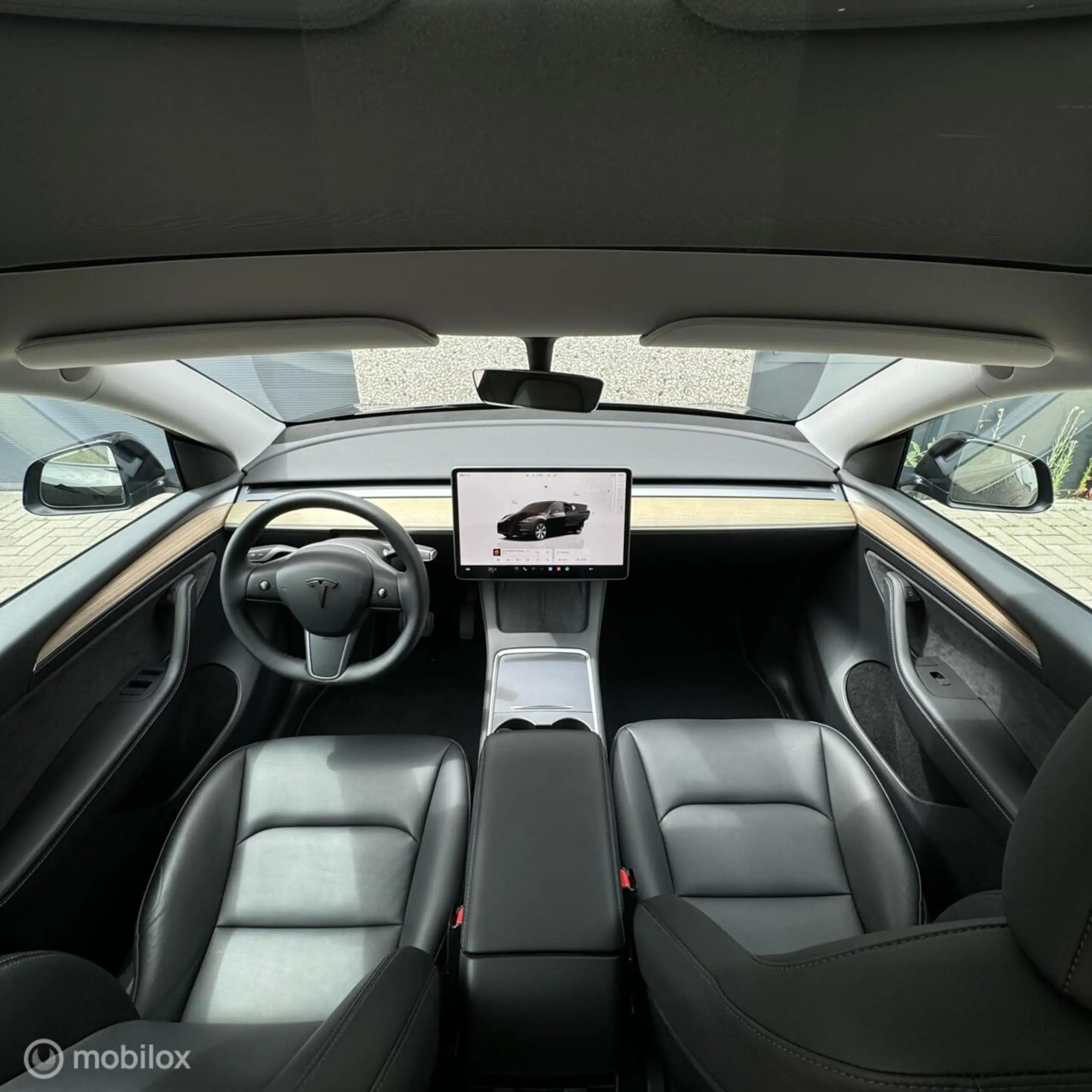 Tesla Model Y PREMIUM LFP RWD + MMX PACK + IAP — photo 11