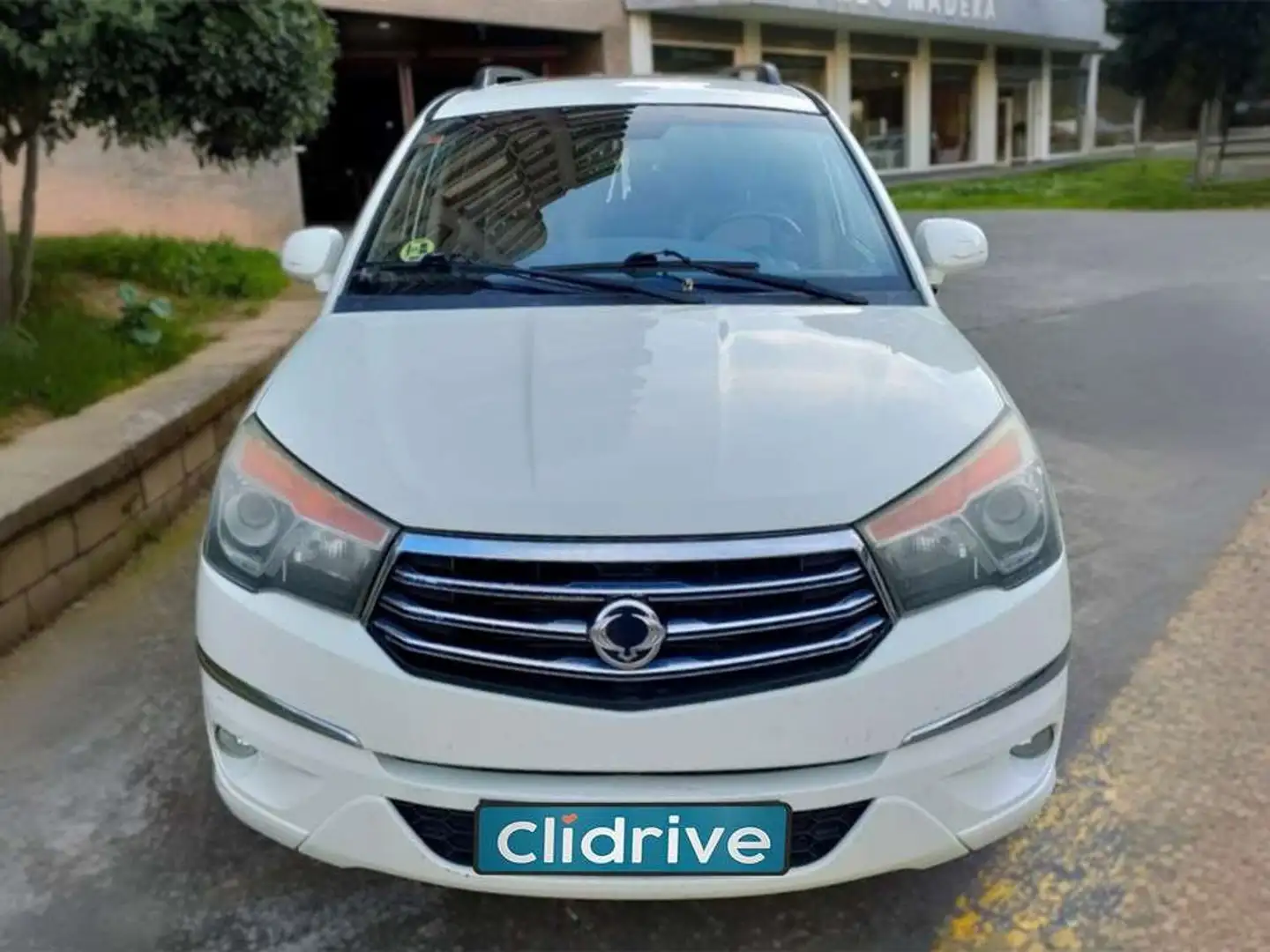 SsangYong Rodius 2.0e-Xdi Limited Aut. Weiß - 1