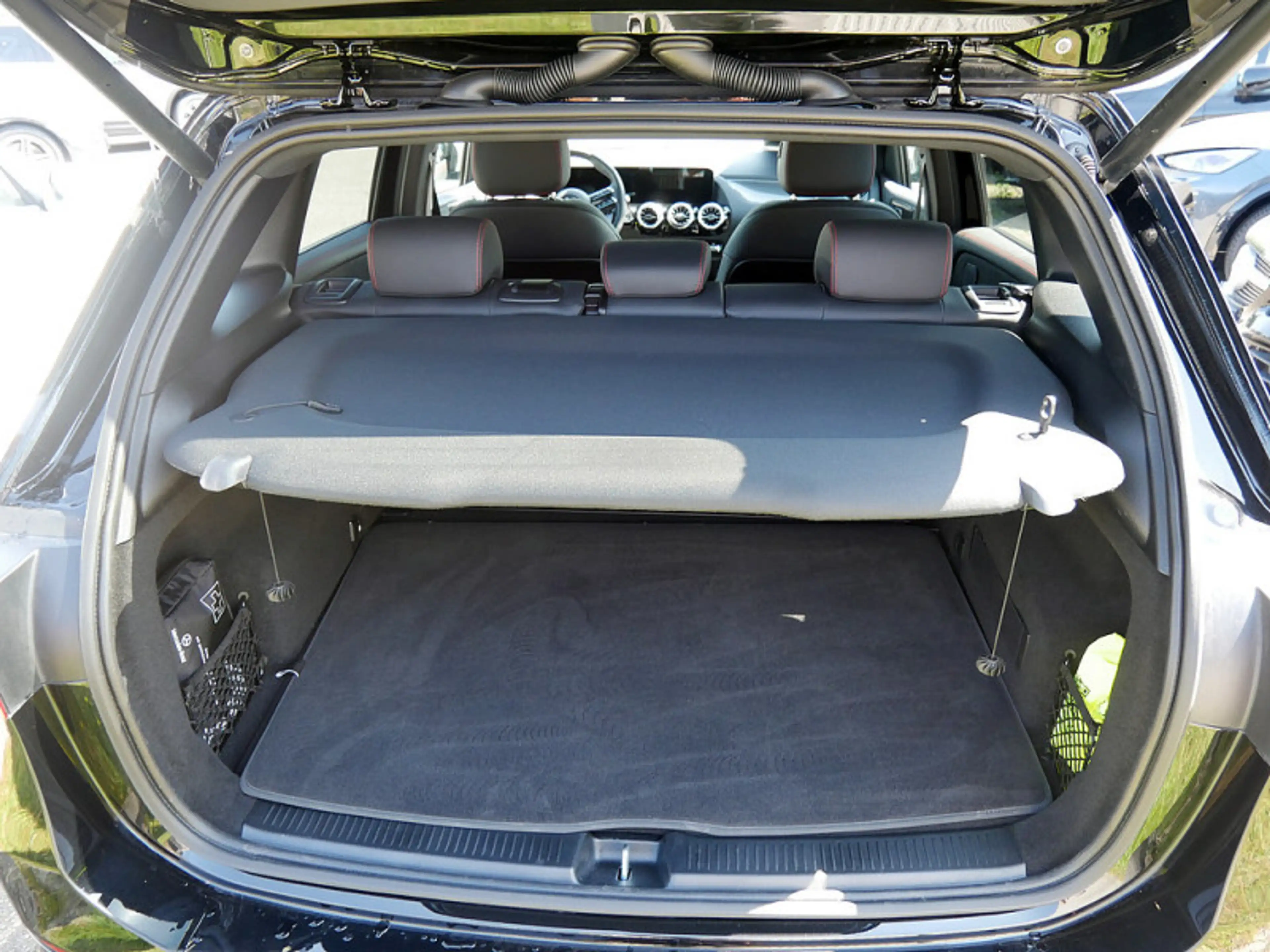 Mercedes-Benz B 200 //  AMG NIGHT AHK KAMERA SPUR PDC SHZ — photo 12