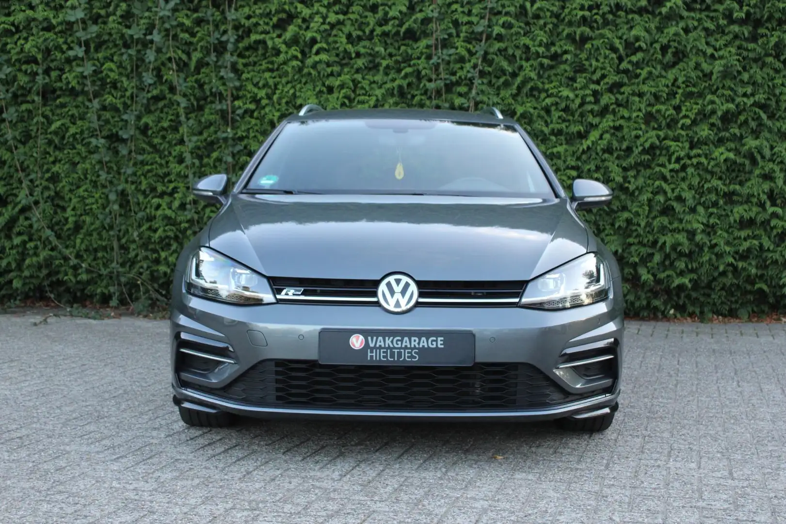 Volkswagen Golf Variant 1.5 TSI Highline 2x R DYNaudio NAP Grau - 2