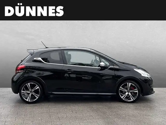 Peugeot 208 view 6