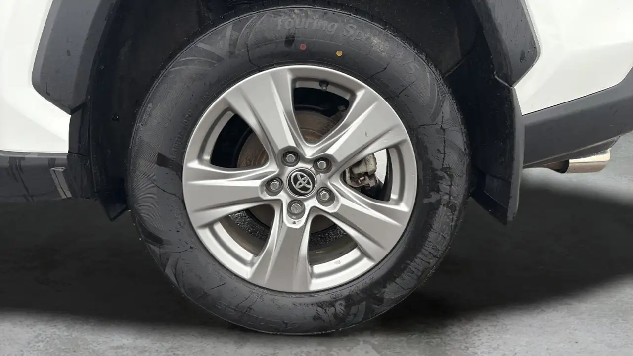 Toyota RAV 4 снимка Toyota RAV 4