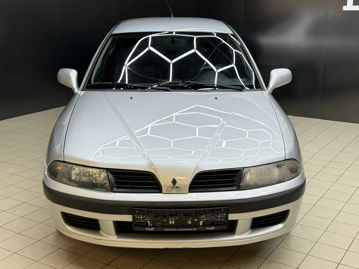 Mitsubishi Carisma Classic SEHR GEPFLEGT+KLIMA+HU 08 2027 Silber - 2