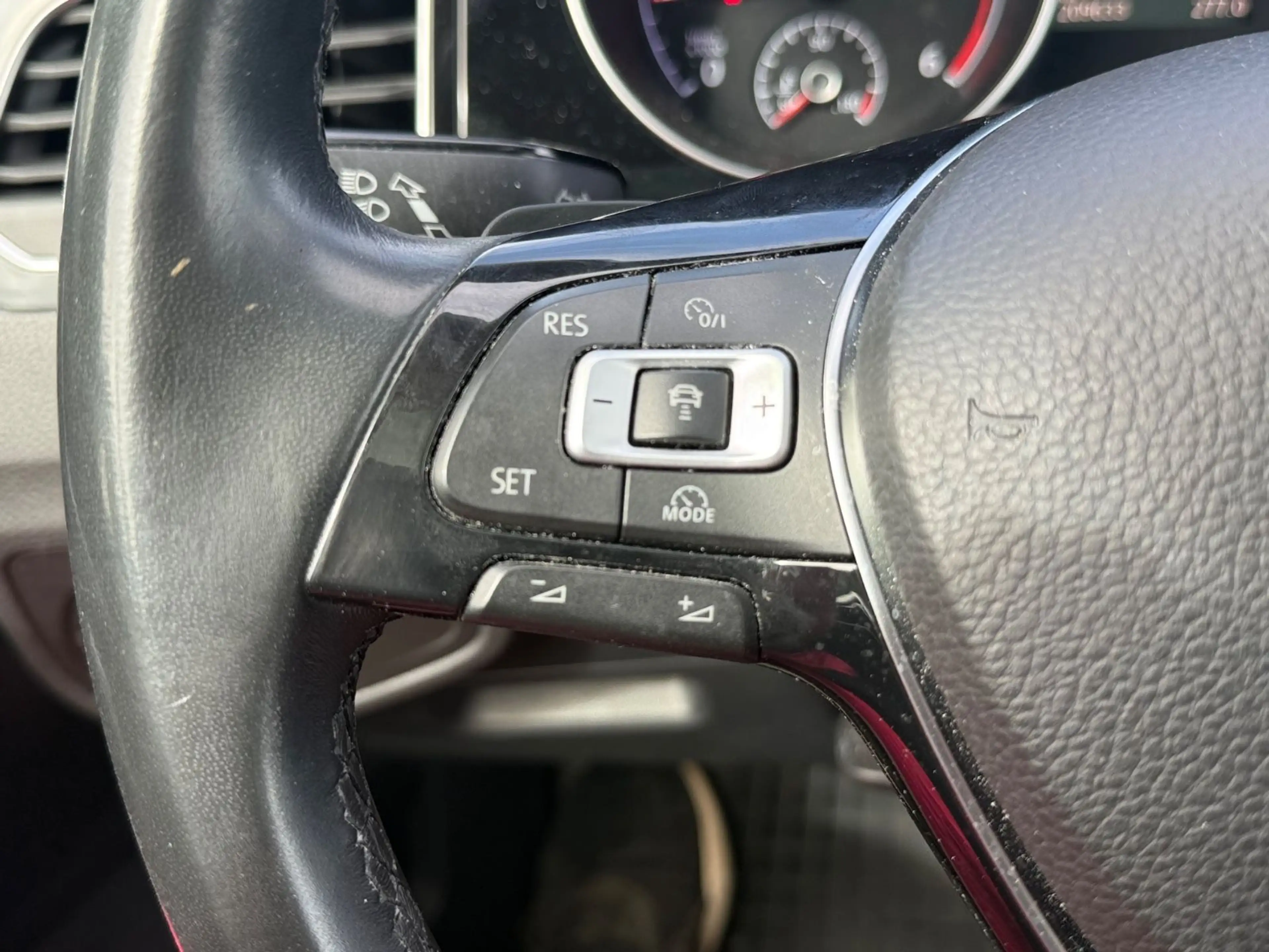Volkswagen Golf Sportsvan Highline Pano Automatik R-Kamera — photo 15