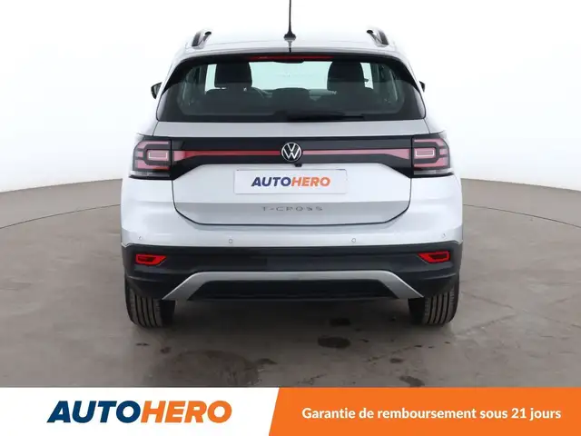 Volkswagen T-Cross view 5
