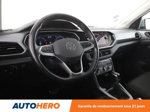 Volkswagen T-Cross view 11