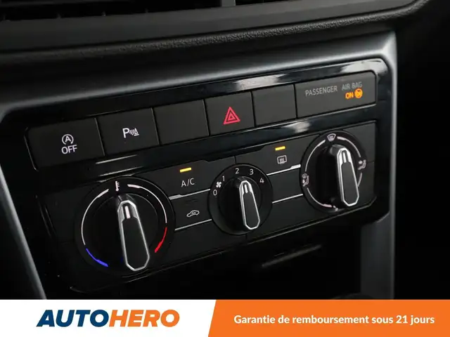 Volkswagen T-Cross view 29