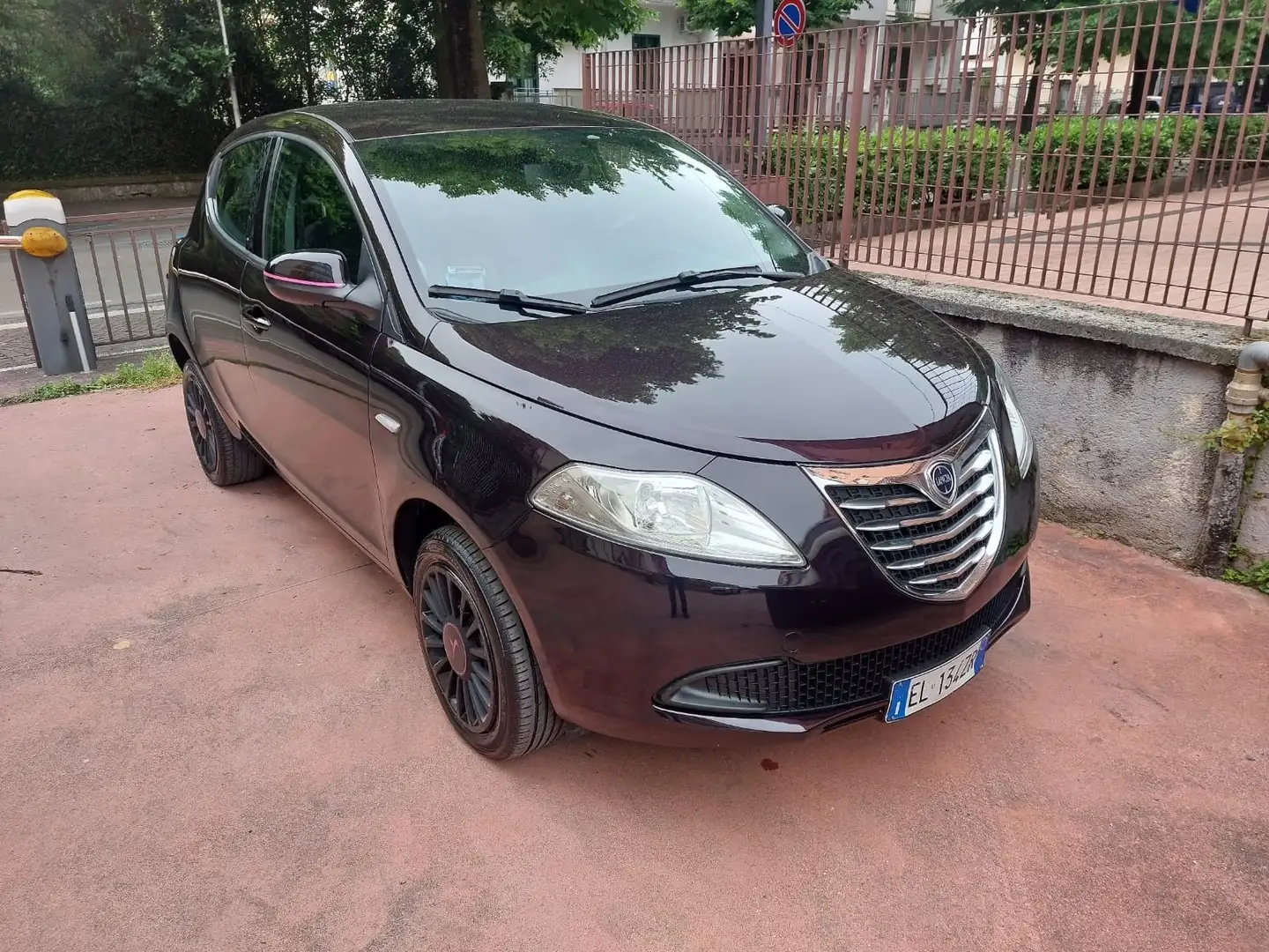 Lancia Ypsilon 0.9 t.air Elefantino ecochic metano 80cv - 1