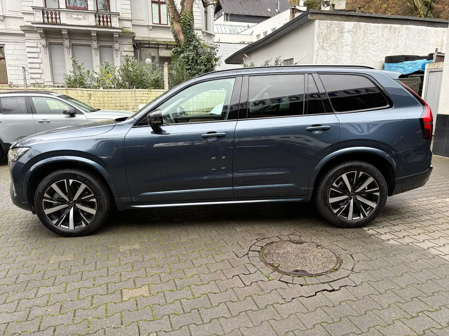 Volvo XC90 T8 Facelift Plus Dark AHK Head-Up PANO 360° Modrá - 2