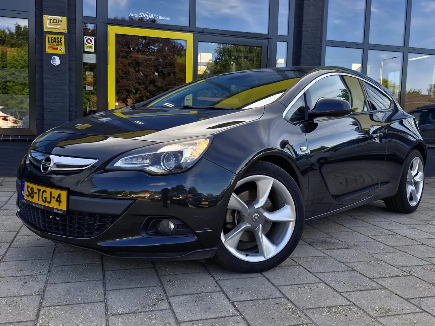 Opel Astra GTC 1.4 Turbo Sport | Trekhaak | Sportstoelen | Pa Zwart - 1
