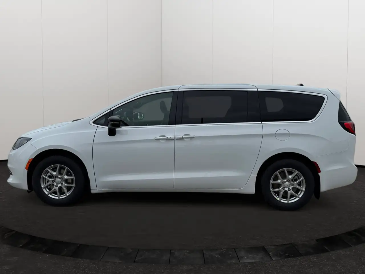 Chrysler Grand Caravan photo Chrysler Grand Caravan
