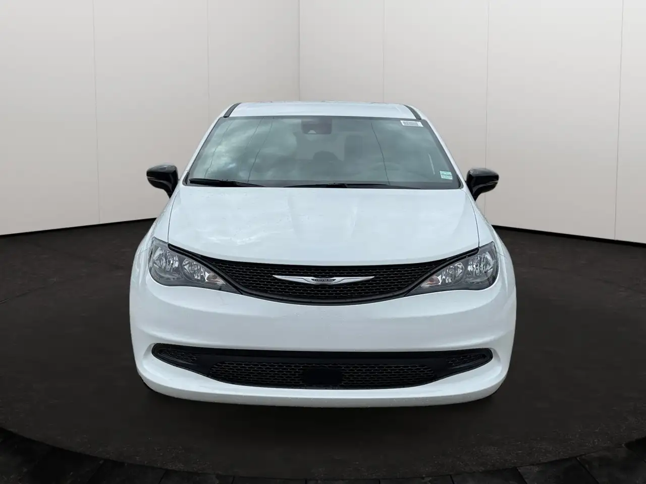 Chrysler Grand Caravan photo Chrysler Grand Caravan