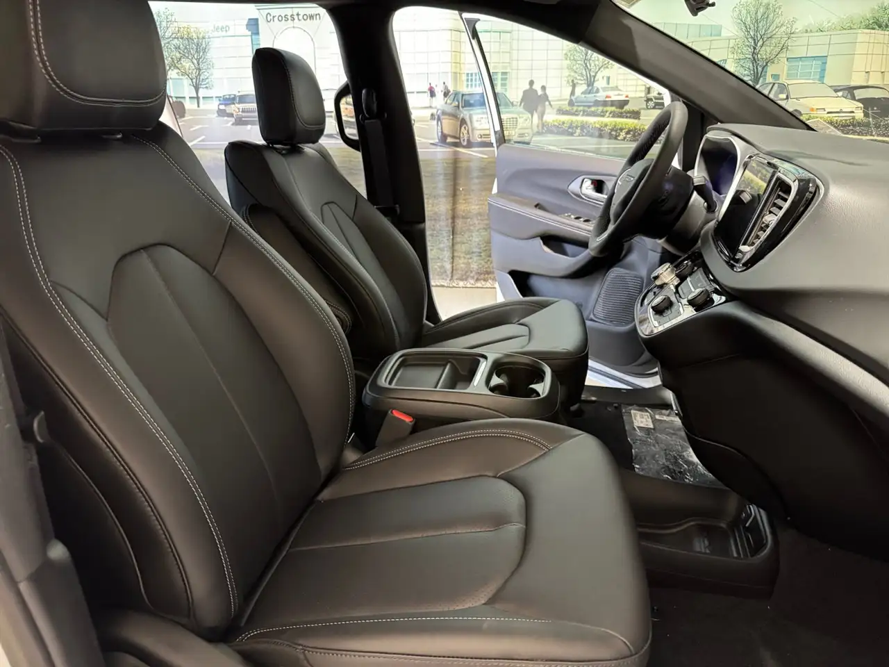 Chrysler Grand Caravan photo Chrysler Grand Caravan