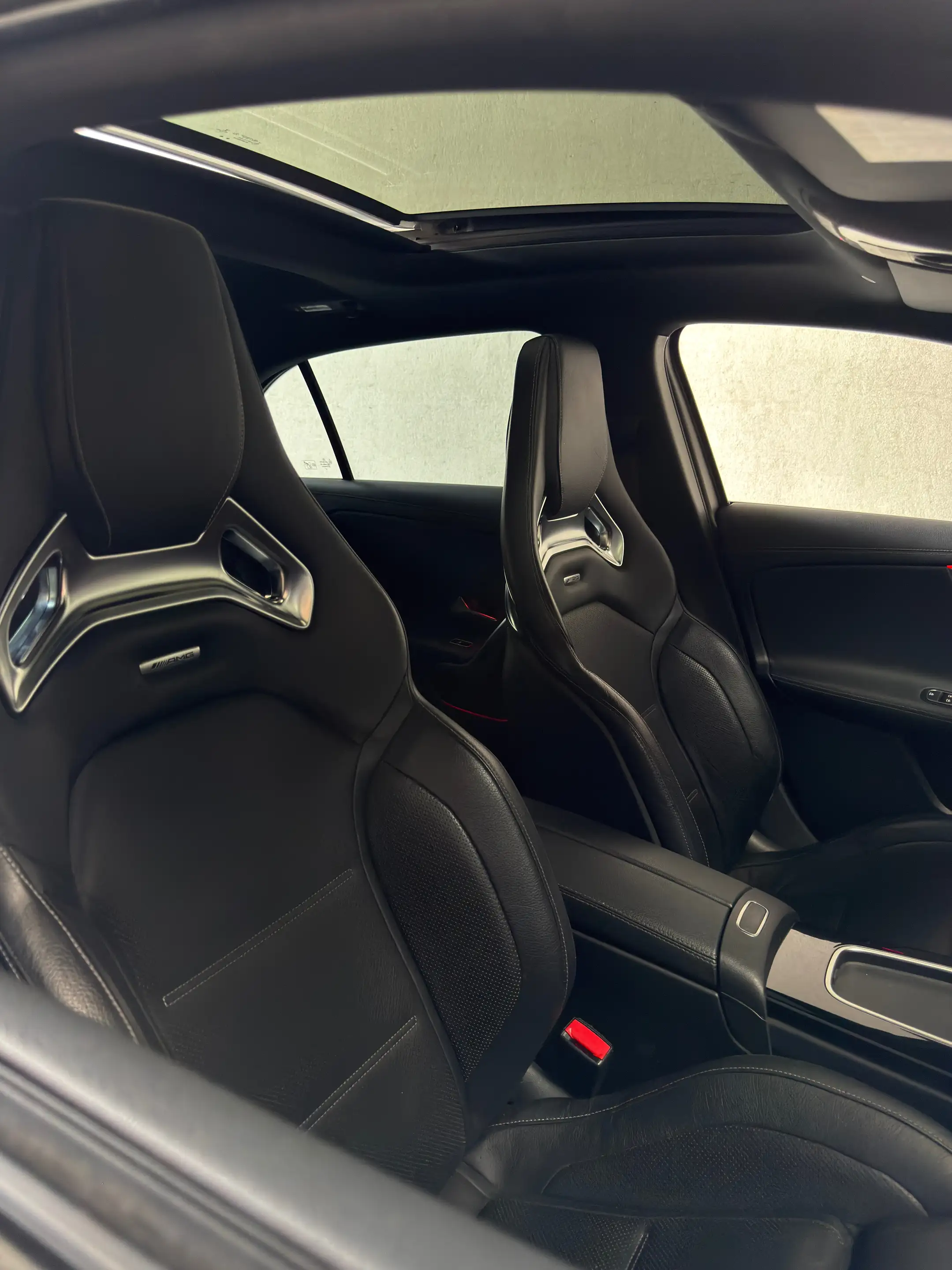 Mercedes-Benz A 45 AMG s Facelift/Mat Grey/Pano/Full/1J garantie — photo 14