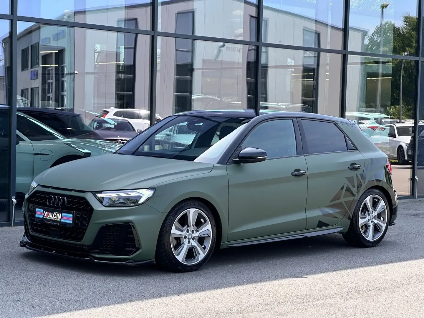 Audi A1 40 TFSI S tro. SB 3 x S-Line 1.HA/KW/NAV/17LM Weiß - 2