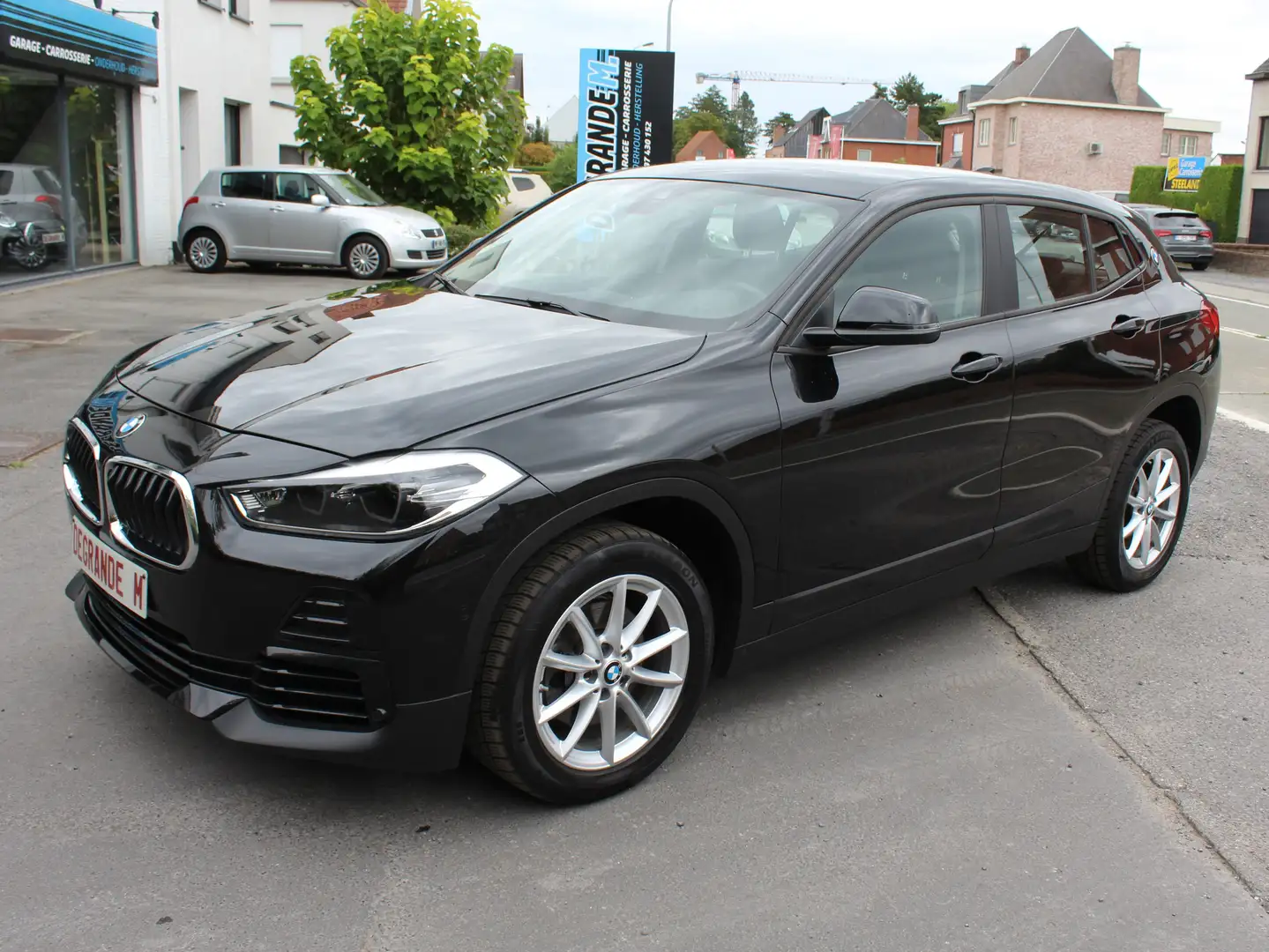 BMW X2 sDrive18i Aut. LED , PDC , gps ,met garantie Noir - 1