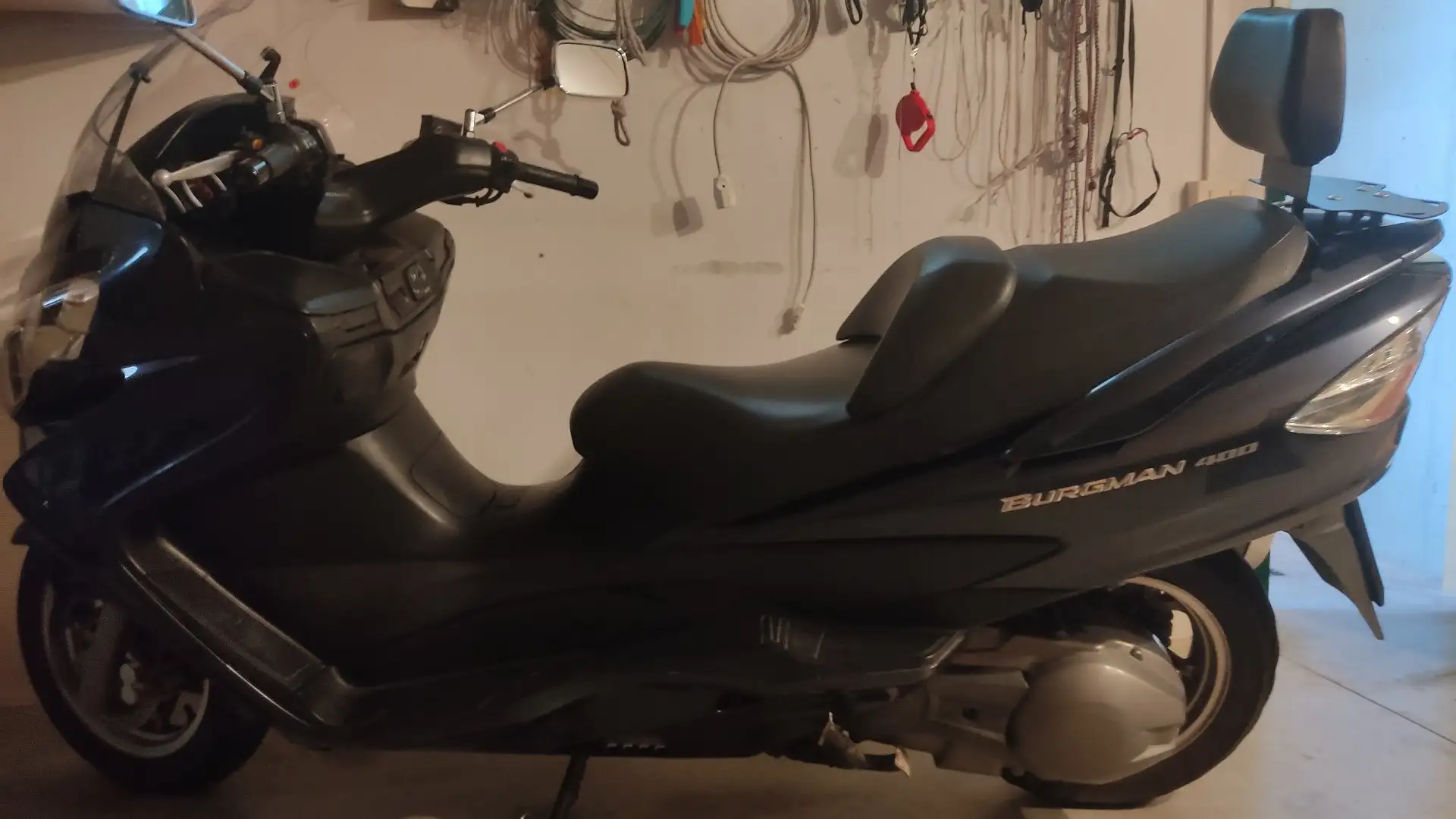 Suzuki Burgman 400 Blau - 1