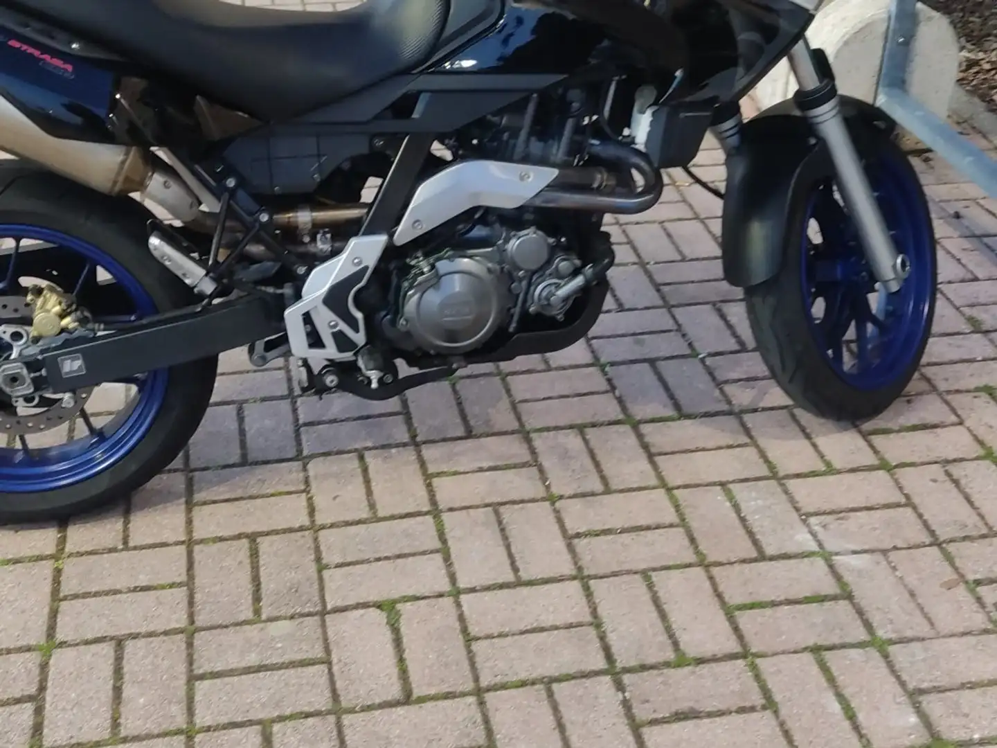 Aprilia Pegaso 650 Strada Negru - 1