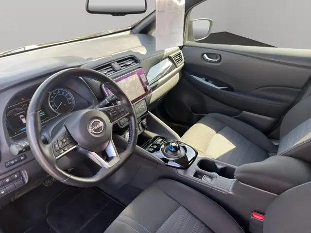 Nissan Leaf view 8