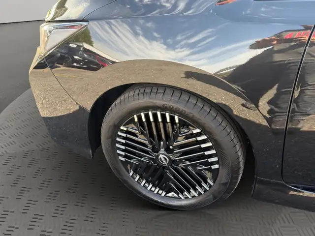 Nissan Leaf view 7
