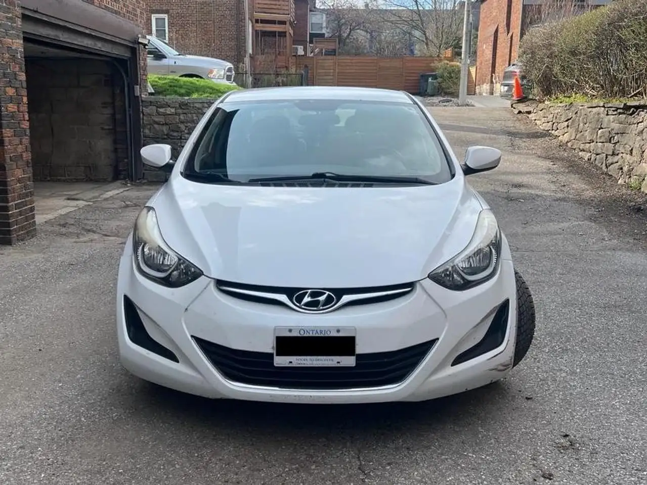 Hyundai ELANTRA photo Hyundai ELANTRA