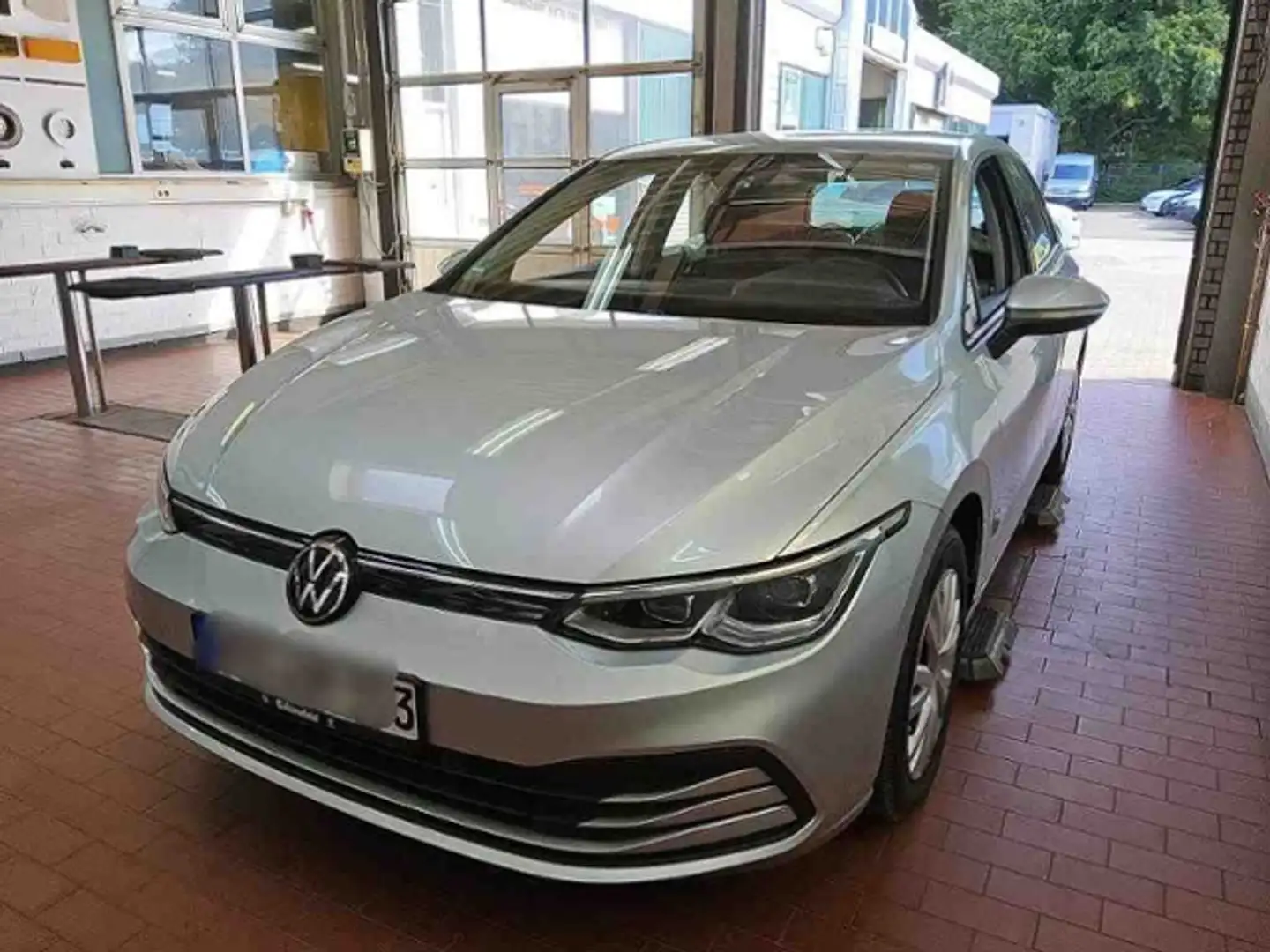 Volkswagen Golf VIII 2.0 TDI DSG Life LED+NAVI+ACC+PDC+SIHZ Silber - 2