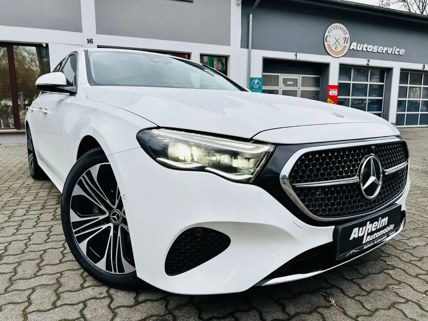 Mercedes-Benz E 200 E200 Limo NEW SHAPE MODEL 24 ready EU1 Possible Weiß - 1