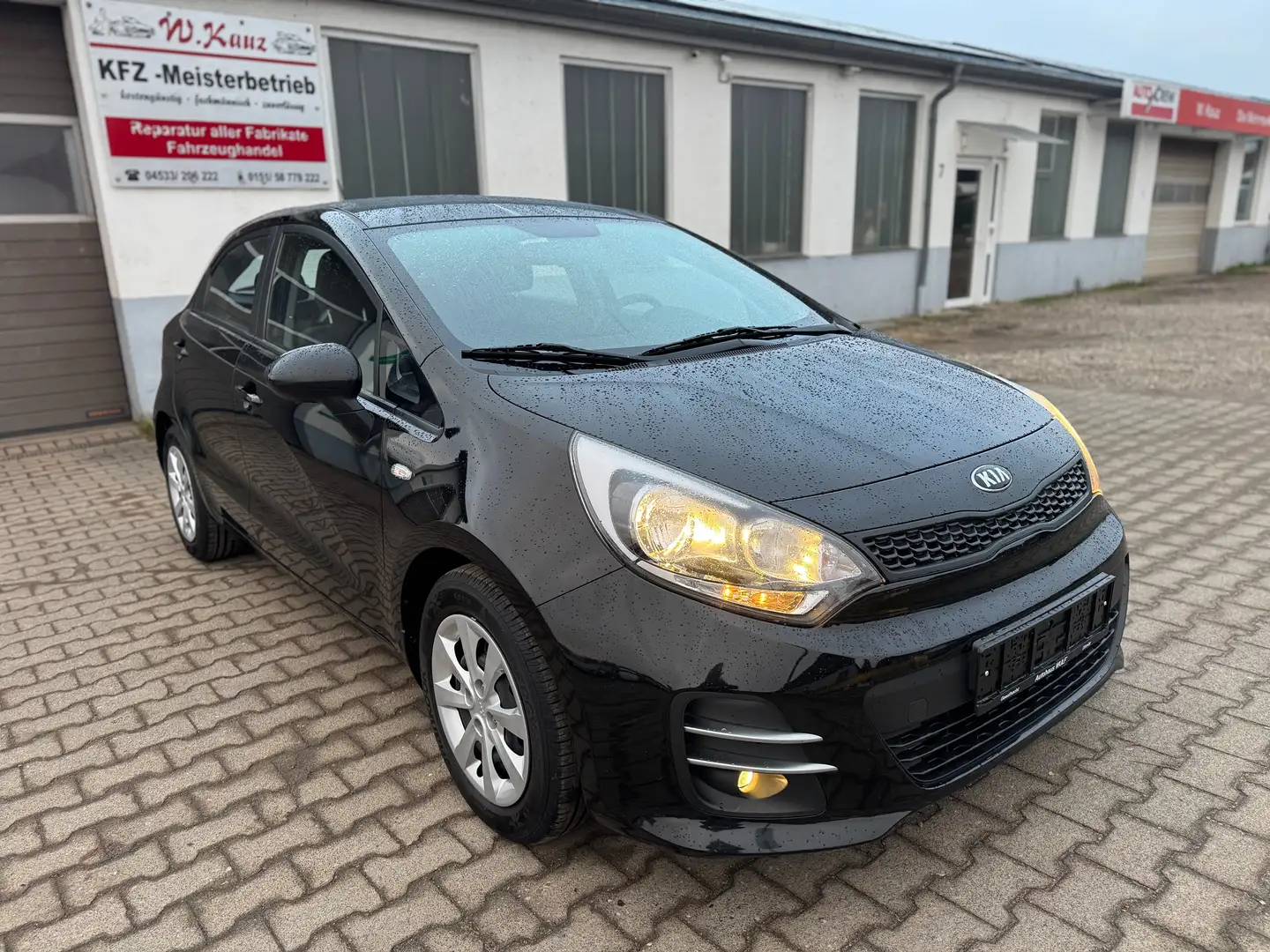 Kia Rio Attract Schwarz - 2