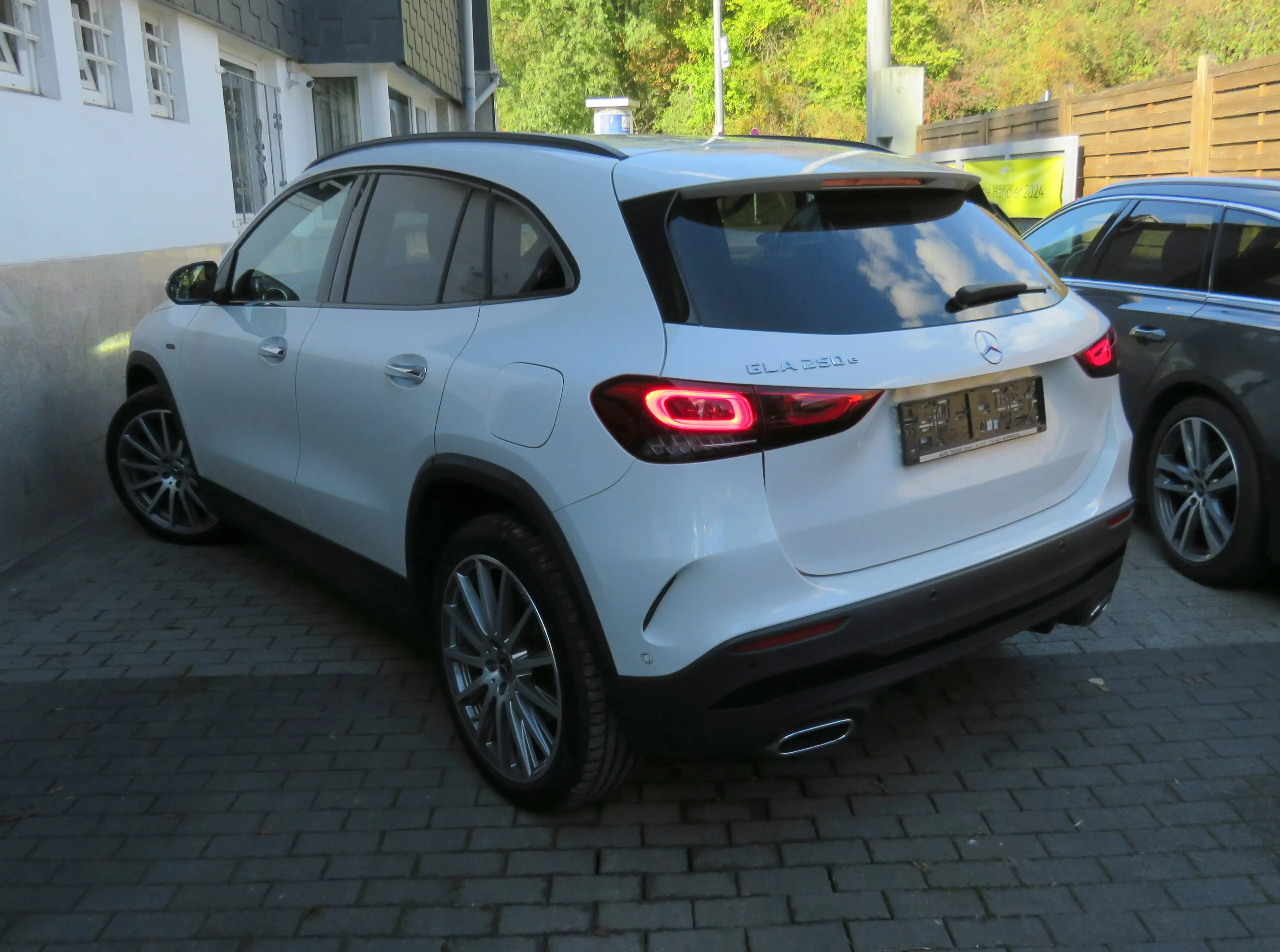 Mercedes-Benz GLA 250 GLA 250 e (247.786) AMG Line // 360°/20"/AHK/ACC/Widescreen/Augmented/Standhzg — photo 2