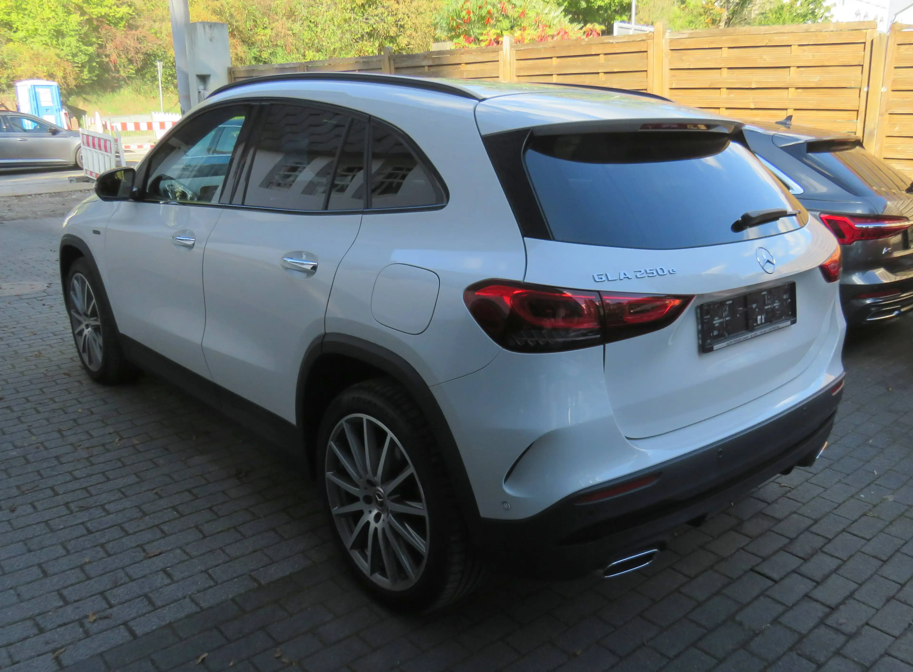 Mercedes-Benz GLA 250 GLA 250 e (247.786) AMG Line // 360°/20"/AHK/ACC/Widescreen/Augmented/Standhzg — photo 7