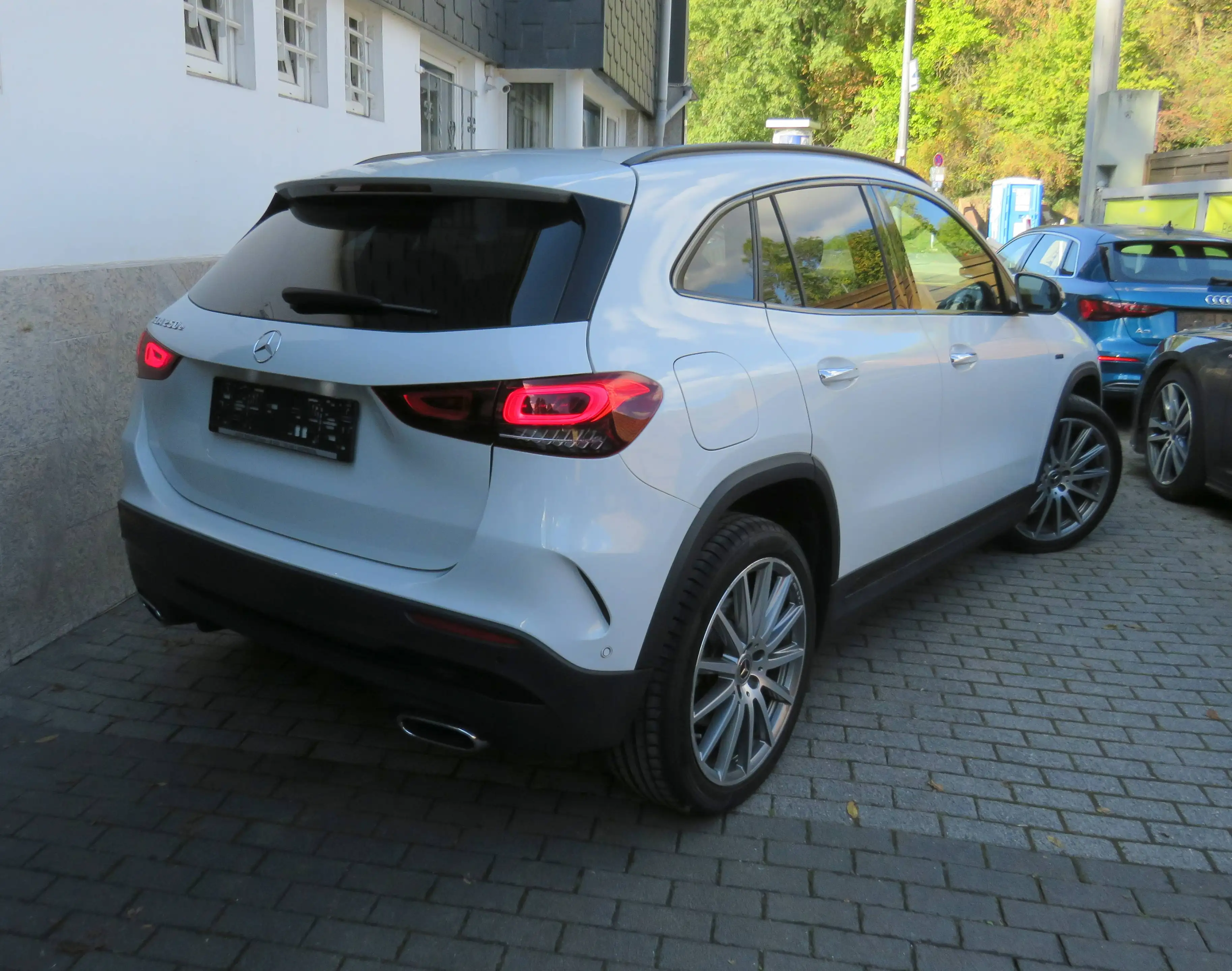 Mercedes-Benz GLA 250 GLA 250 e (247.786) AMG Line // 360°/20"/AHK/ACC/Widescreen/Augmented/Standhzg — photo 4