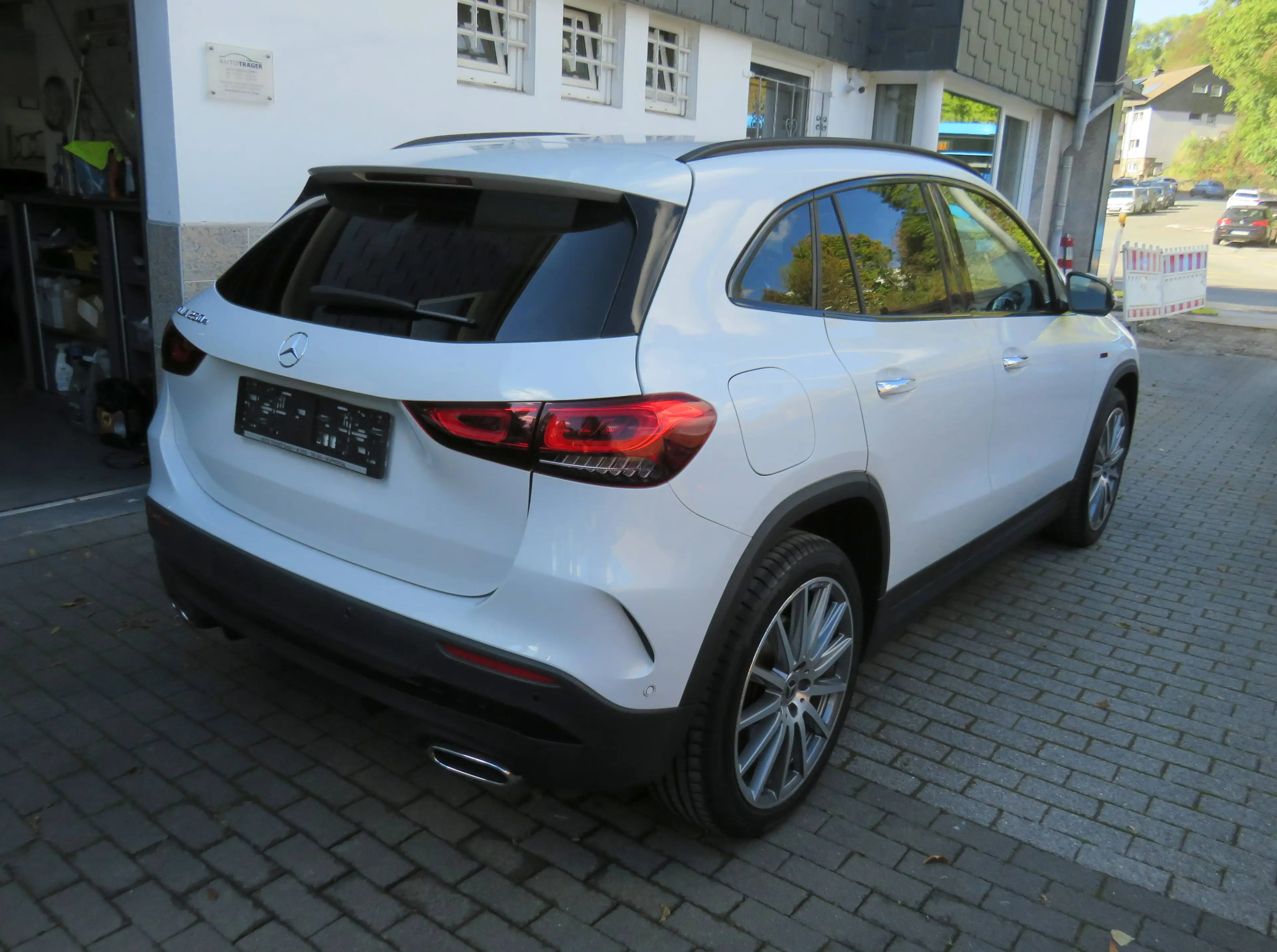 Mercedes-Benz GLA 250 GLA 250 e (247.786) AMG Line // 360°/20"/AHK/ACC/Widescreen/Augmented/Standhzg — photo 10