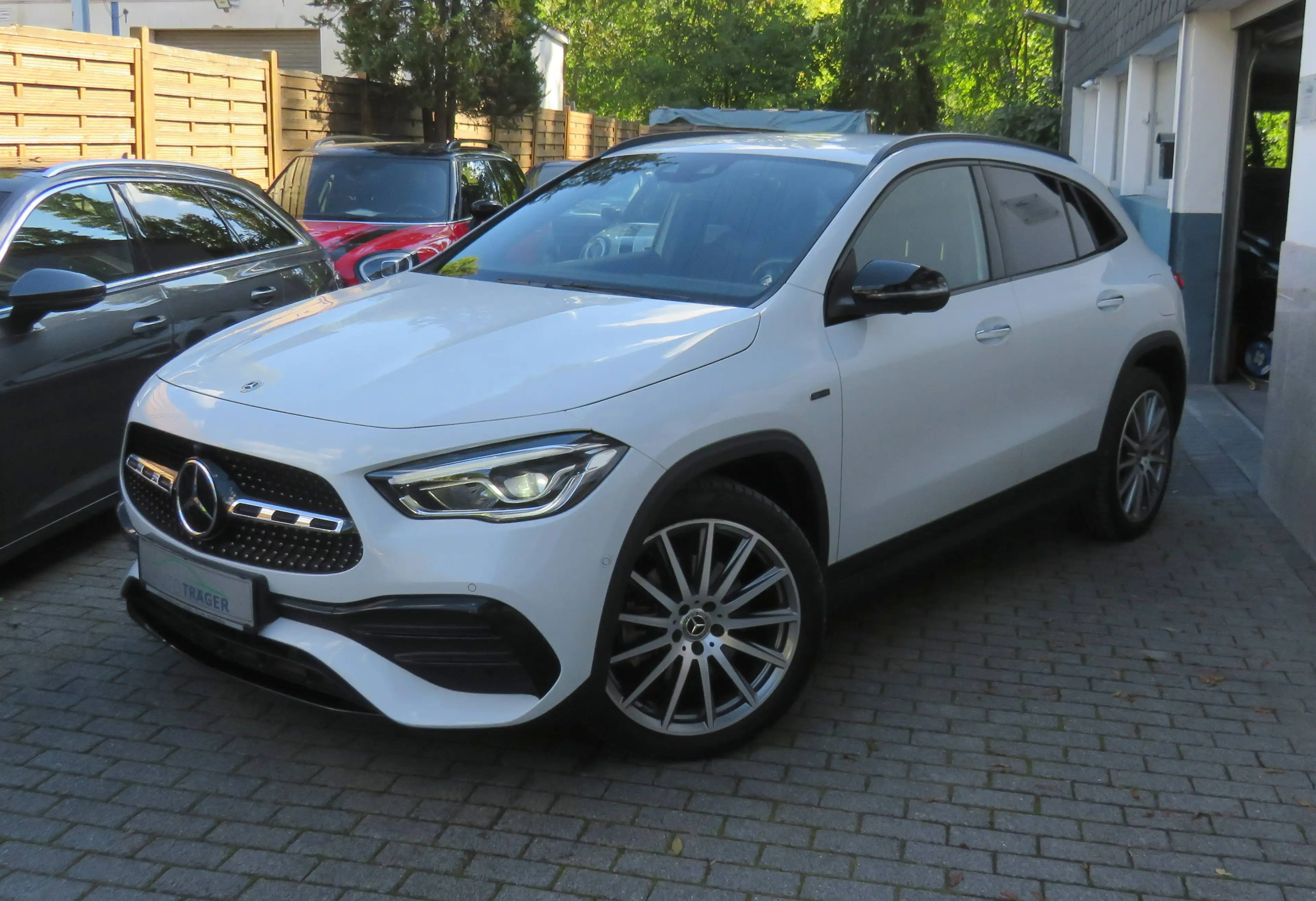 Mercedes-Benz GLA 250 GLA 250 e (247.786) AMG Line // 360°/20"/AHK/ACC/Widescreen/Augmented/Standhzg — photo 3