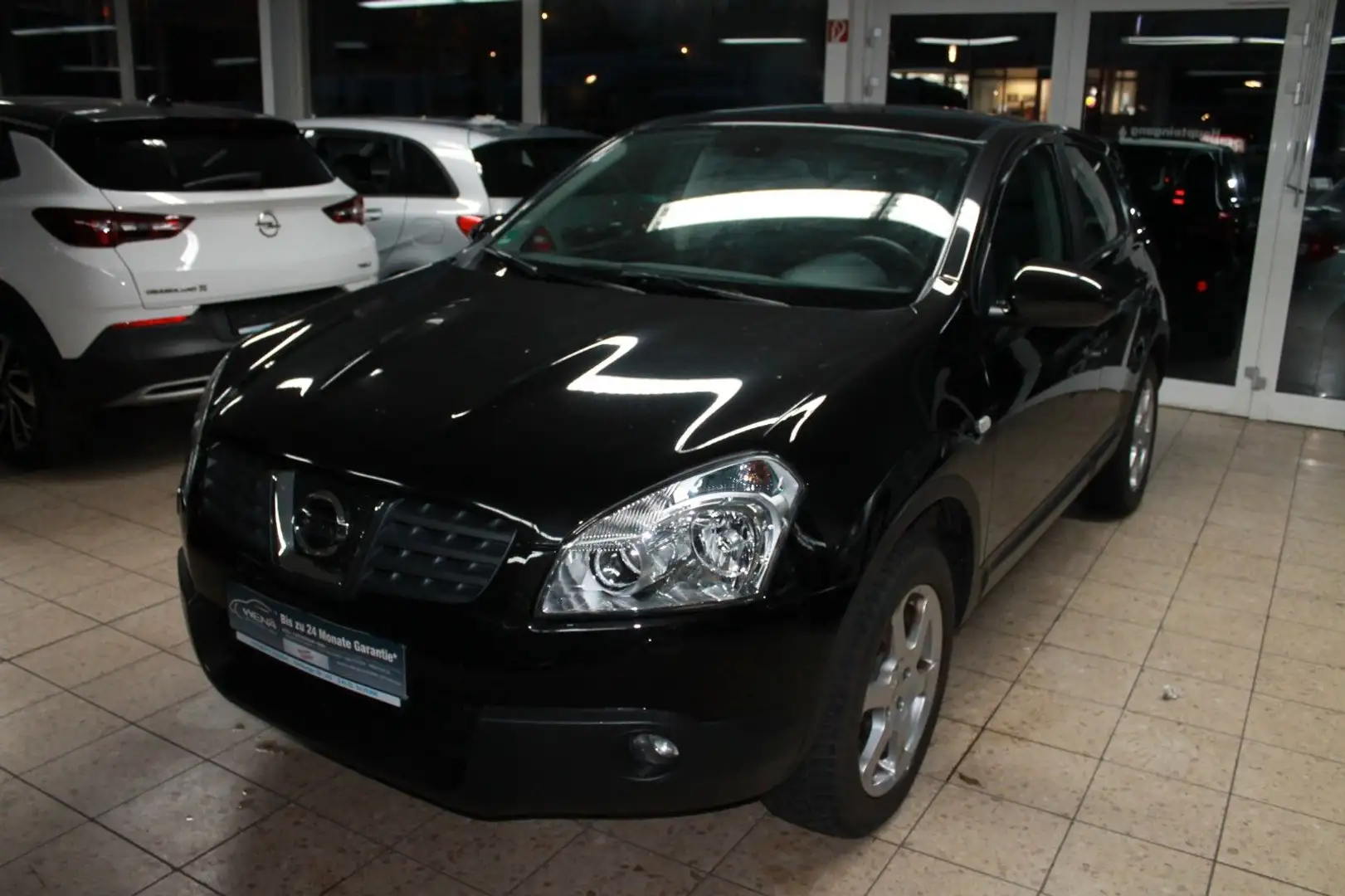 Nissan Qashqai Tekna 4X4 Schwarz - 1