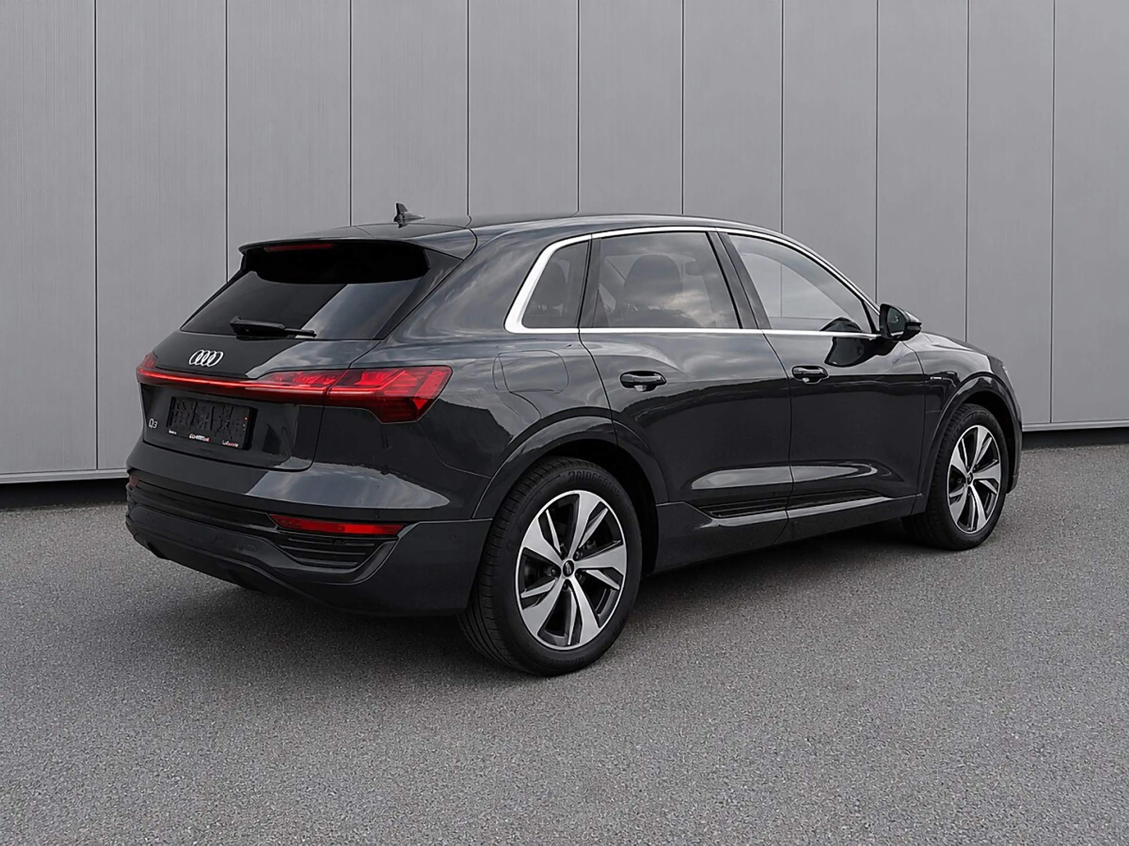 Audi Q8 e-tron 50 quattro Business — photo 6