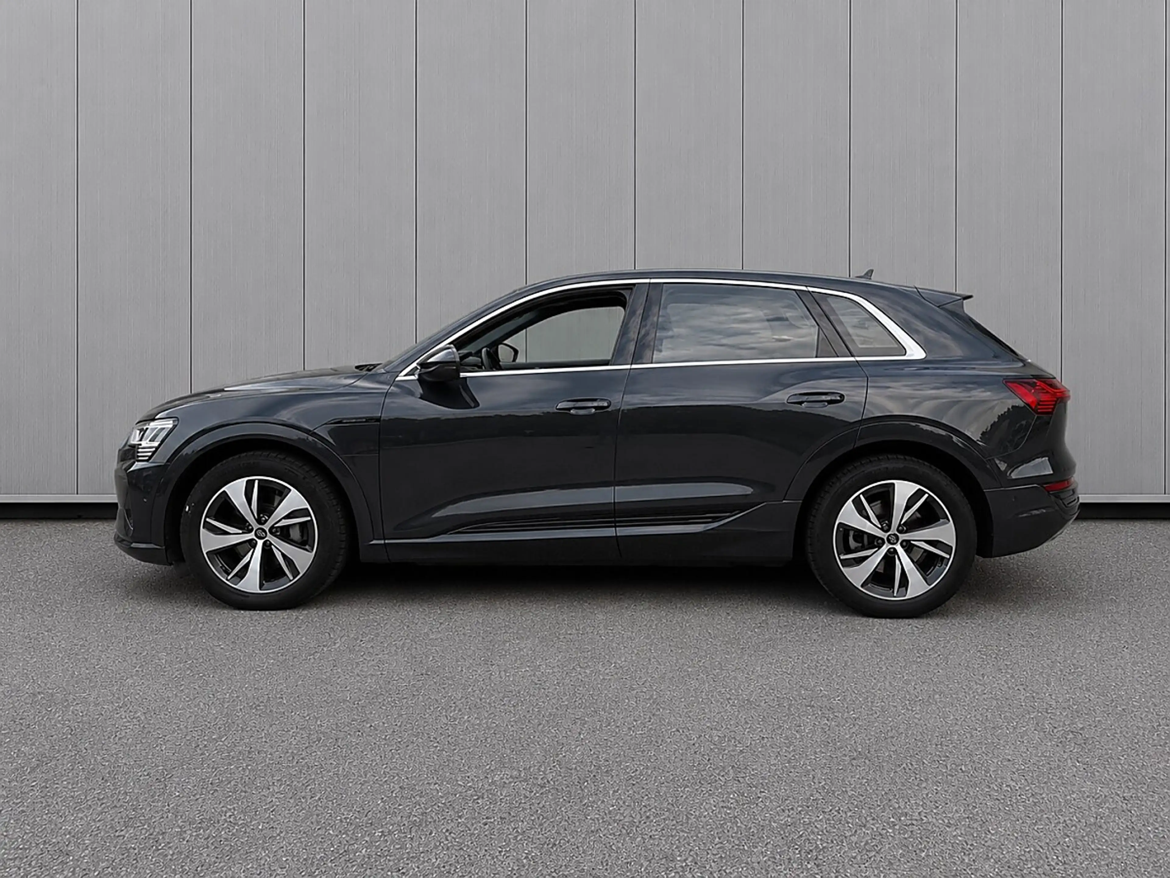 Audi Q8 e-tron 50 quattro Business — photo 5