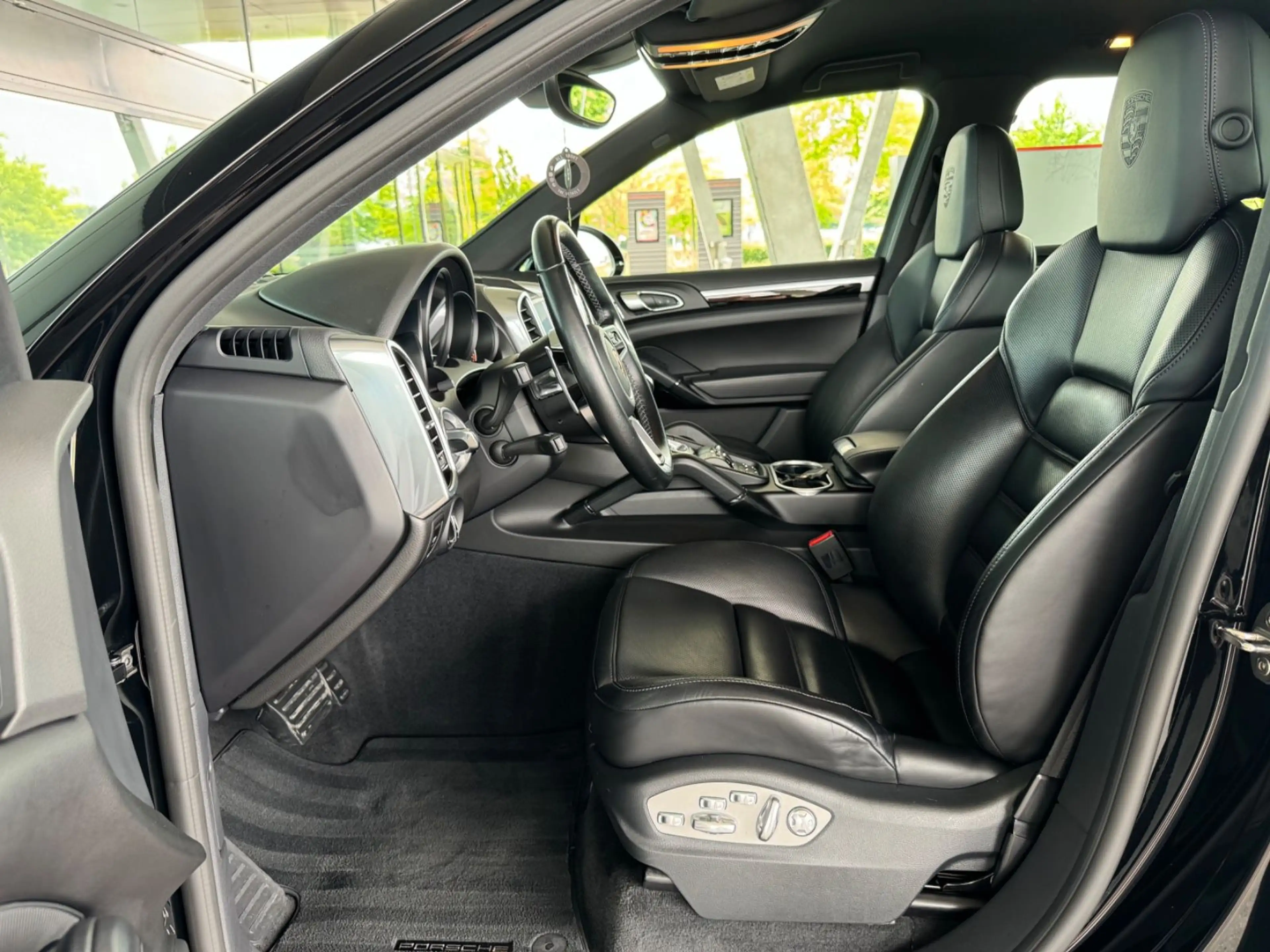 Porsche Cayenne Platinum Edition | SportDesign | Chrono — photo 11