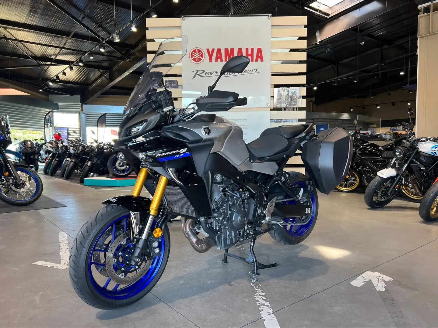 Yamaha Tracer 9 GT Gris - 1