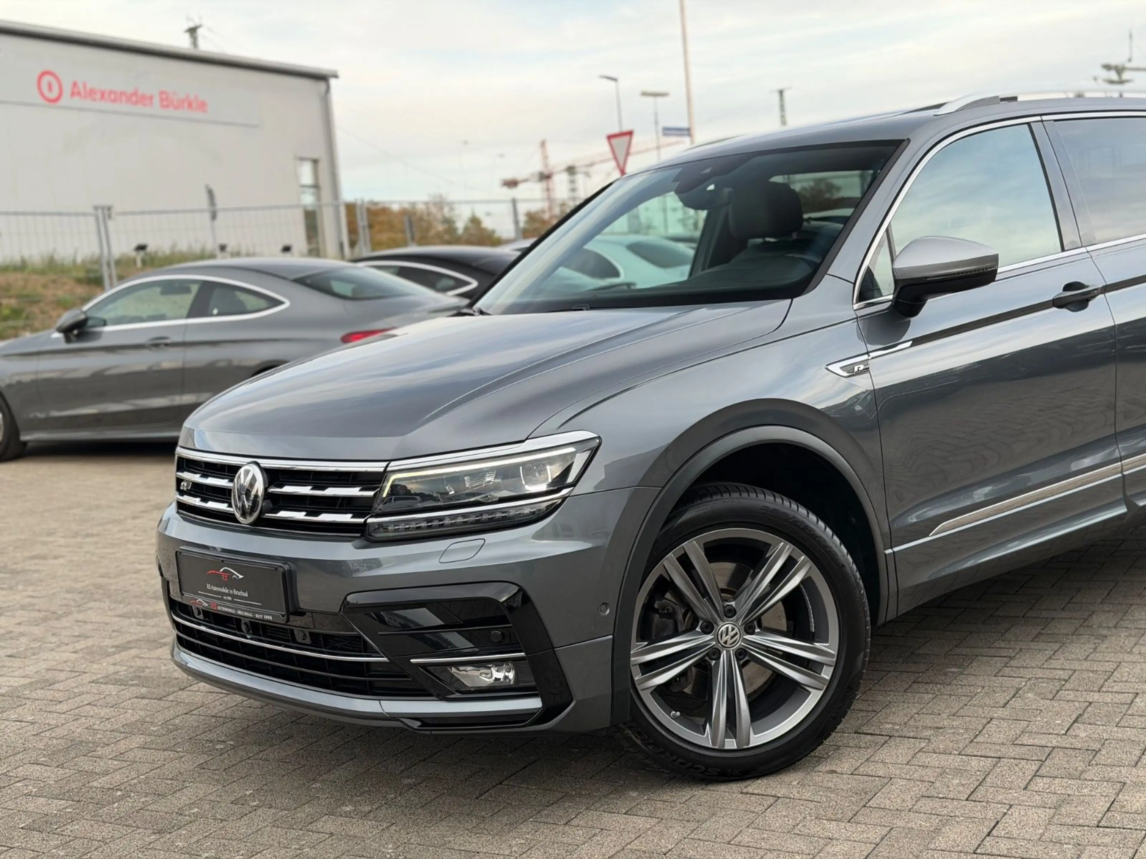 Volkswagen Tiguan Allspace Tiguan 2.0 TDI Allspace R-Line 4Motion*7-Sitzer* — photo 2