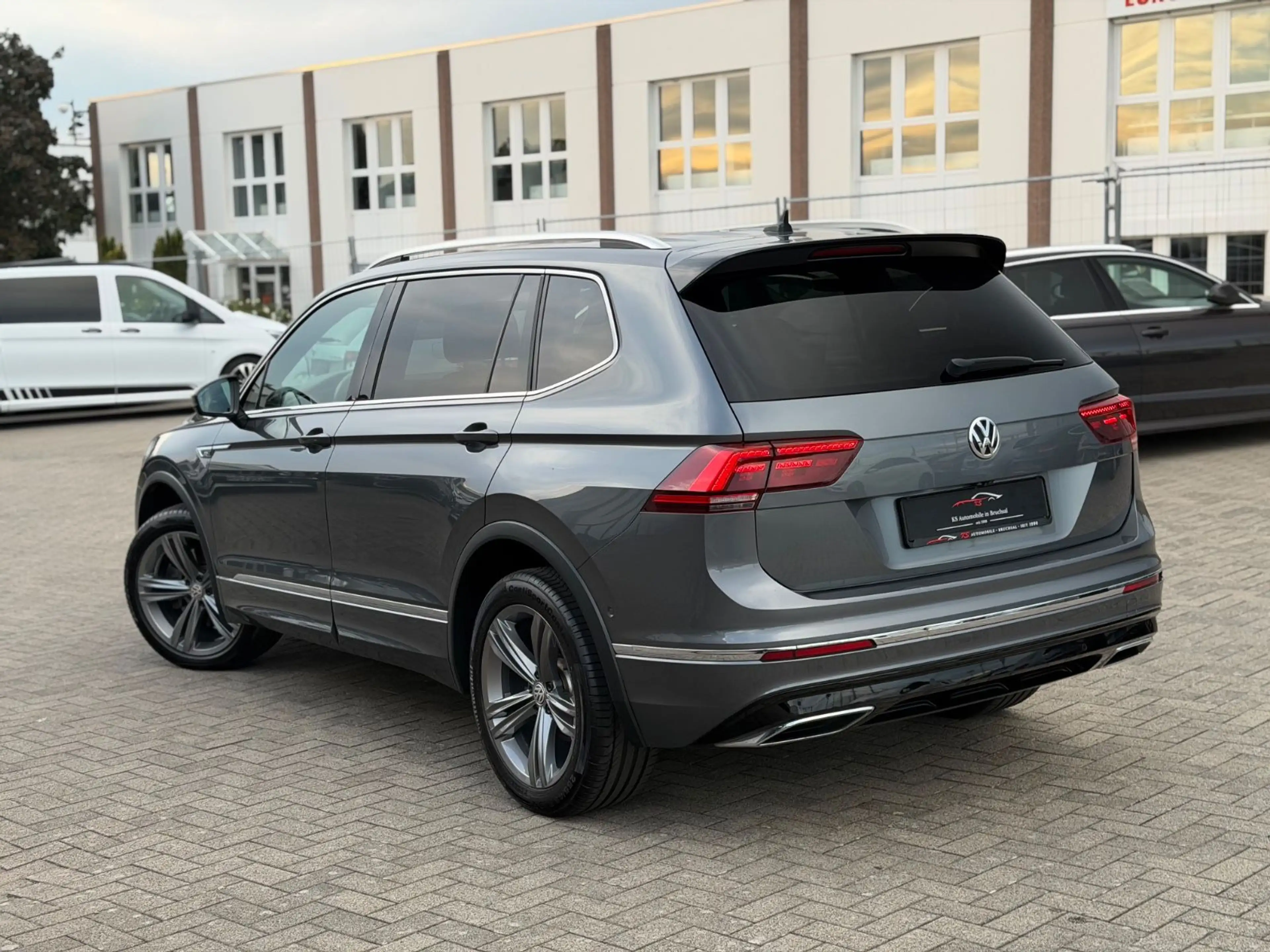 Volkswagen Tiguan Allspace Tiguan 2.0 TDI Allspace R-Line 4Motion*7-Sitzer* — photo 10