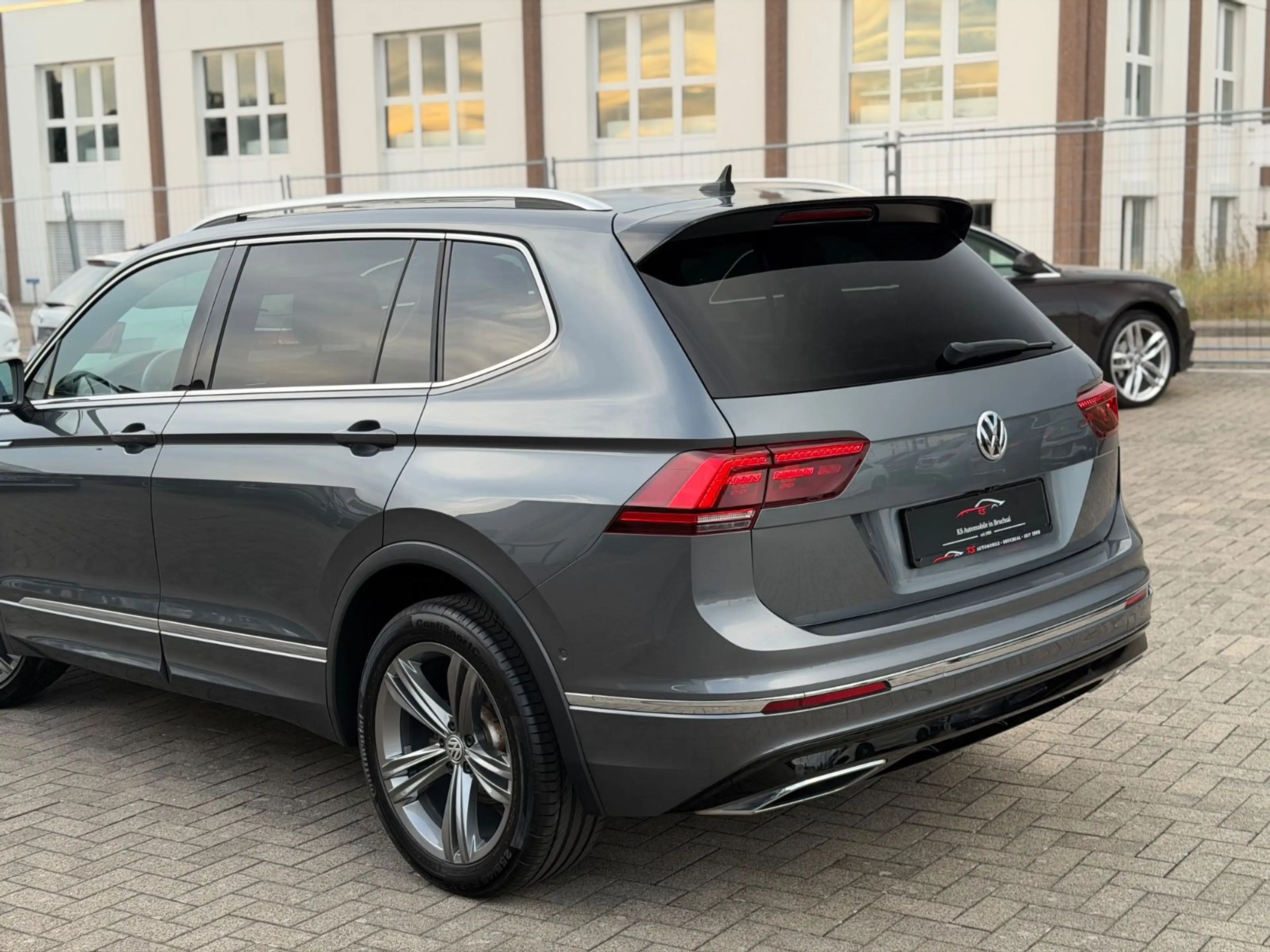 Volkswagen Tiguan Allspace Tiguan 2.0 TDI Allspace R-Line 4Motion*7-Sitzer* — photo 11