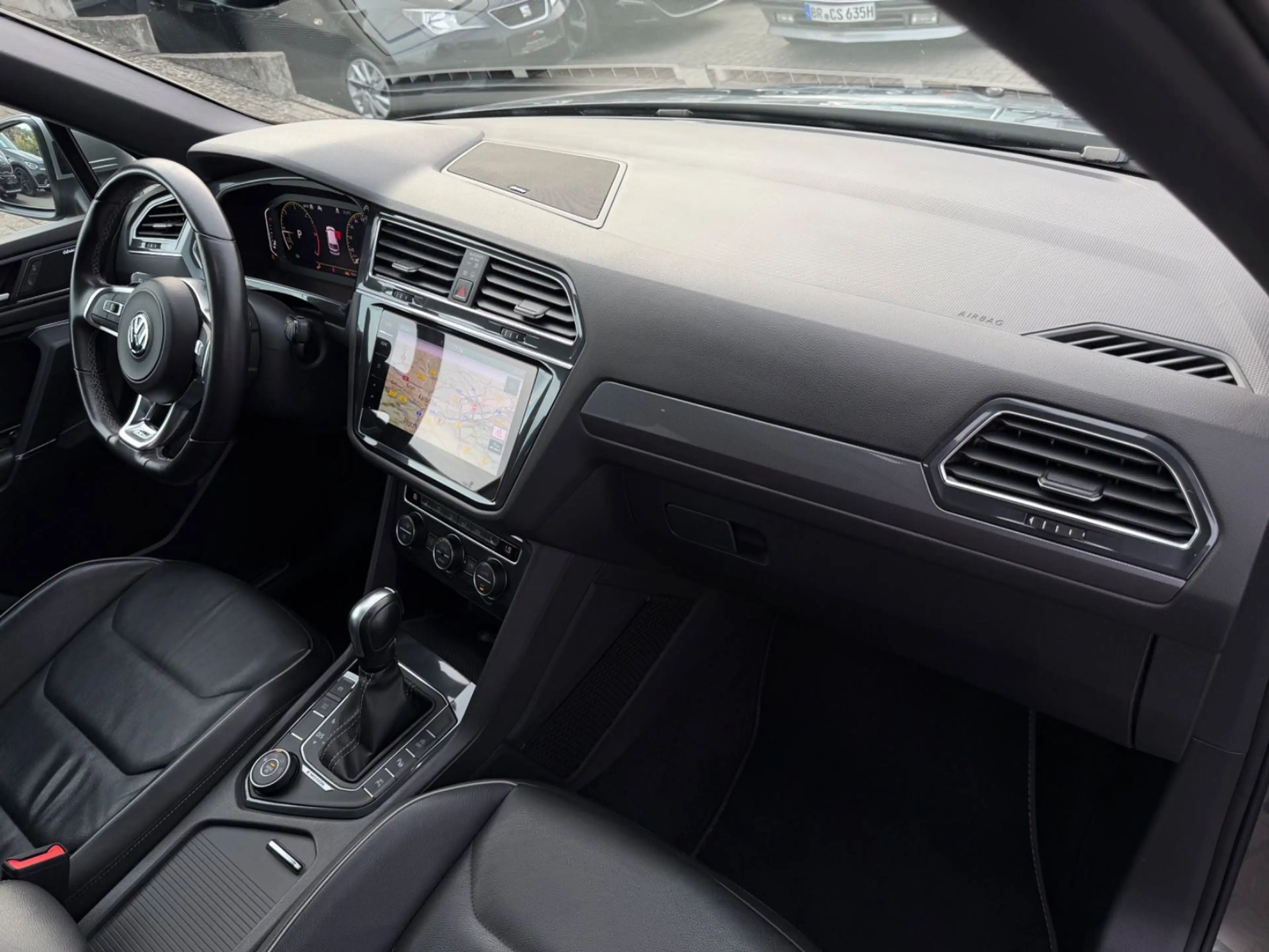 Volkswagen Tiguan Allspace Tiguan 2.0 TDI Allspace R-Line 4Motion*7-Sitzer* — photo 43