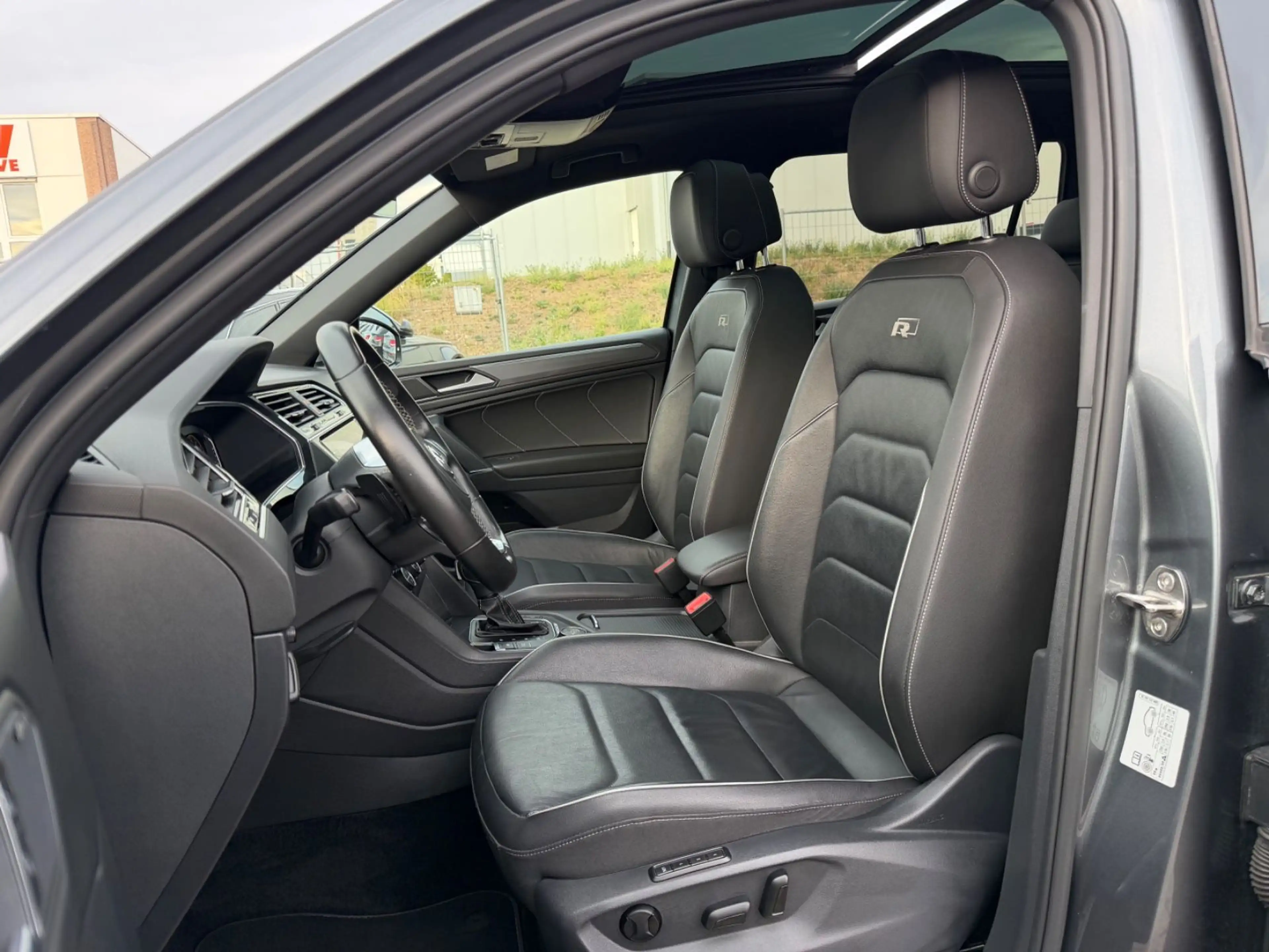 Volkswagen Tiguan Allspace Tiguan 2.0 TDI Allspace R-Line 4Motion*7-Sitzer* — photo 16
